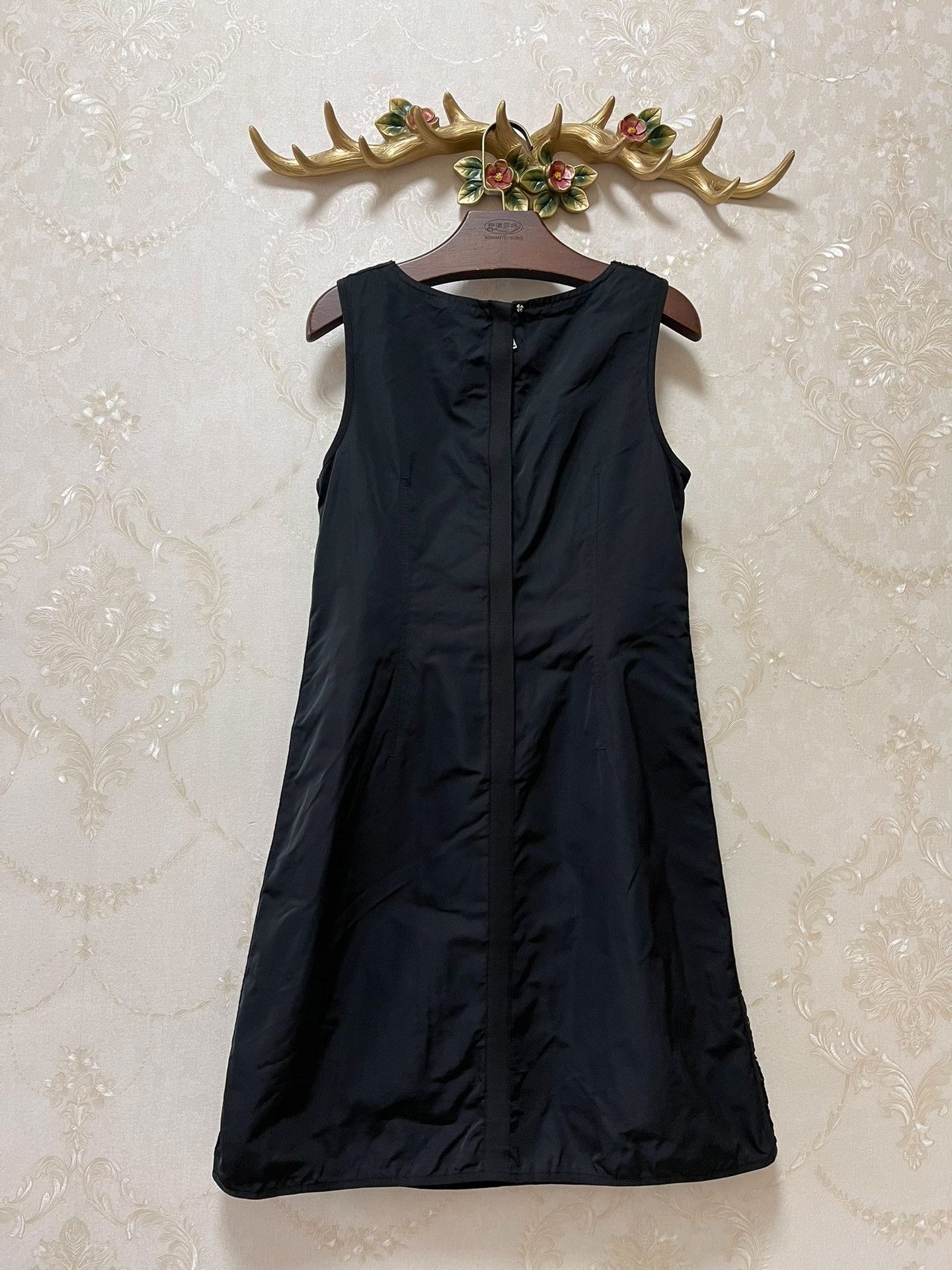 Louis Vuitton LV Sleeveless Embroidered Logo Dress Size M / US 6-8 / IT 42-44 - 9 Thumbnail