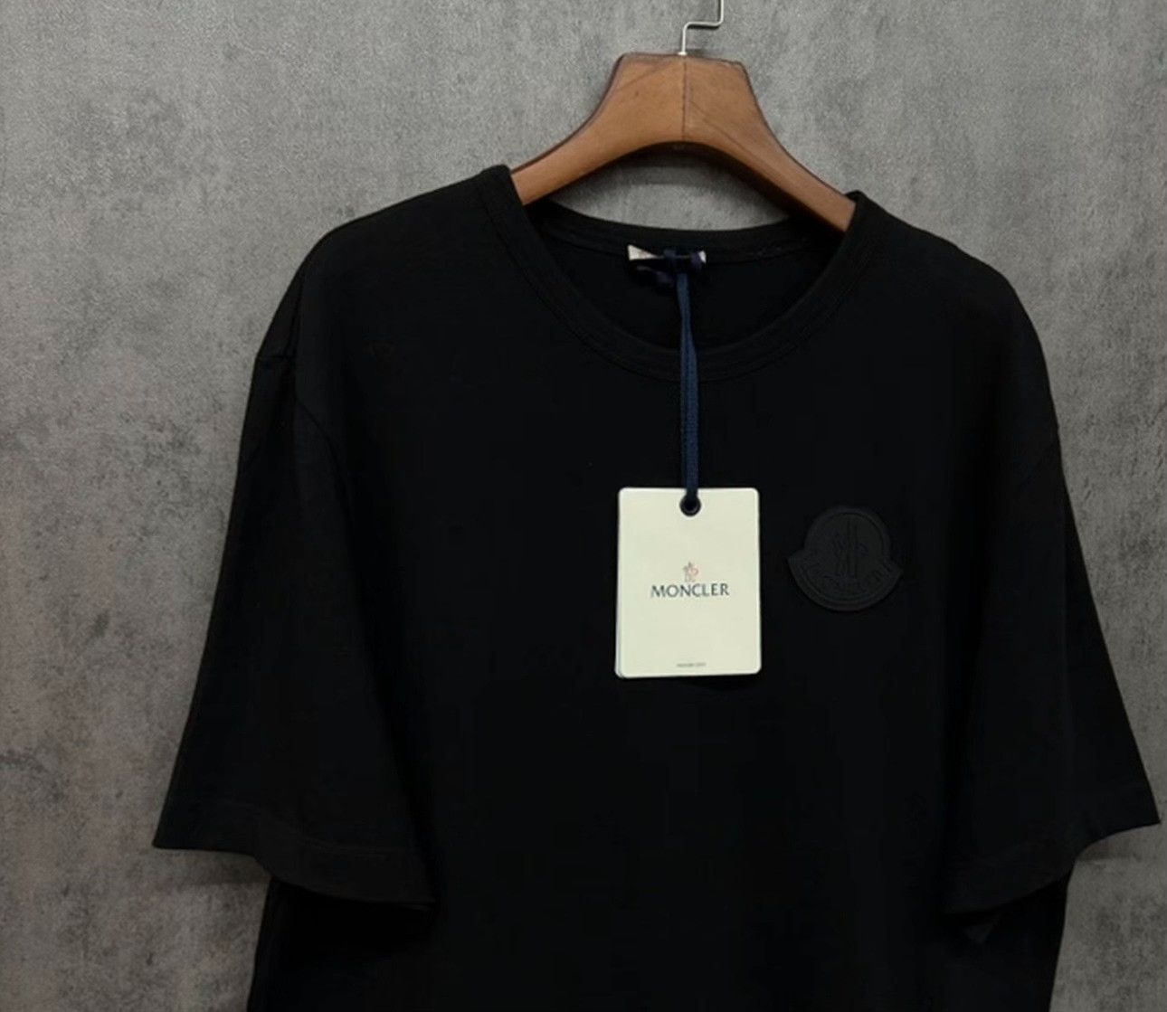 Moncler Moncler Logo Patch Short Sleeve T-Shirt Size L Size US L / EU 52-54 / 3 - 4 Thumbnail