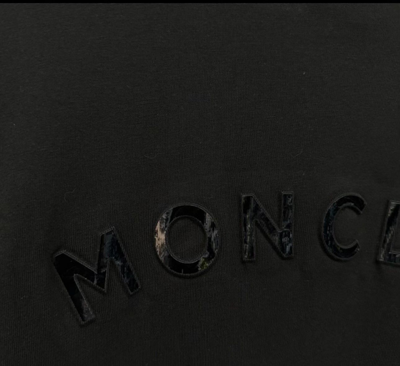 Moncler Moncler Logo Patch Short Sleeve T-Shirt Size L Size US L / EU 52-54 / 3 - 5 Thumbnail