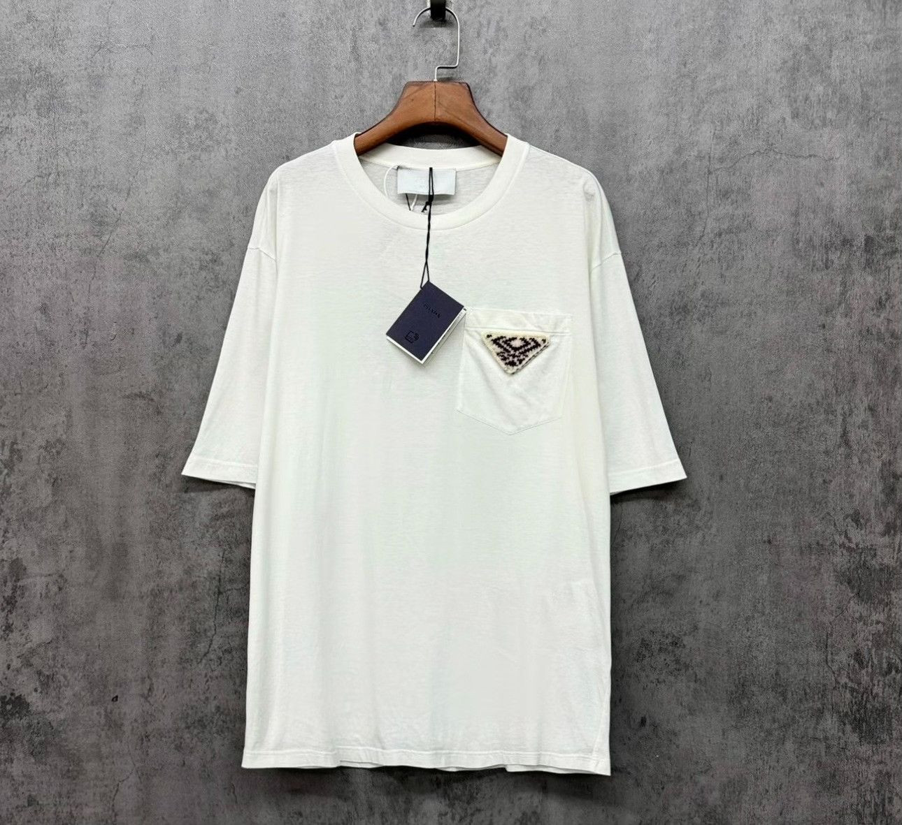Prada Prada Knit Triangle Logo Pocket T-Shirt M Size US M / EU 48-50 / 2 - 2 Thumbnail