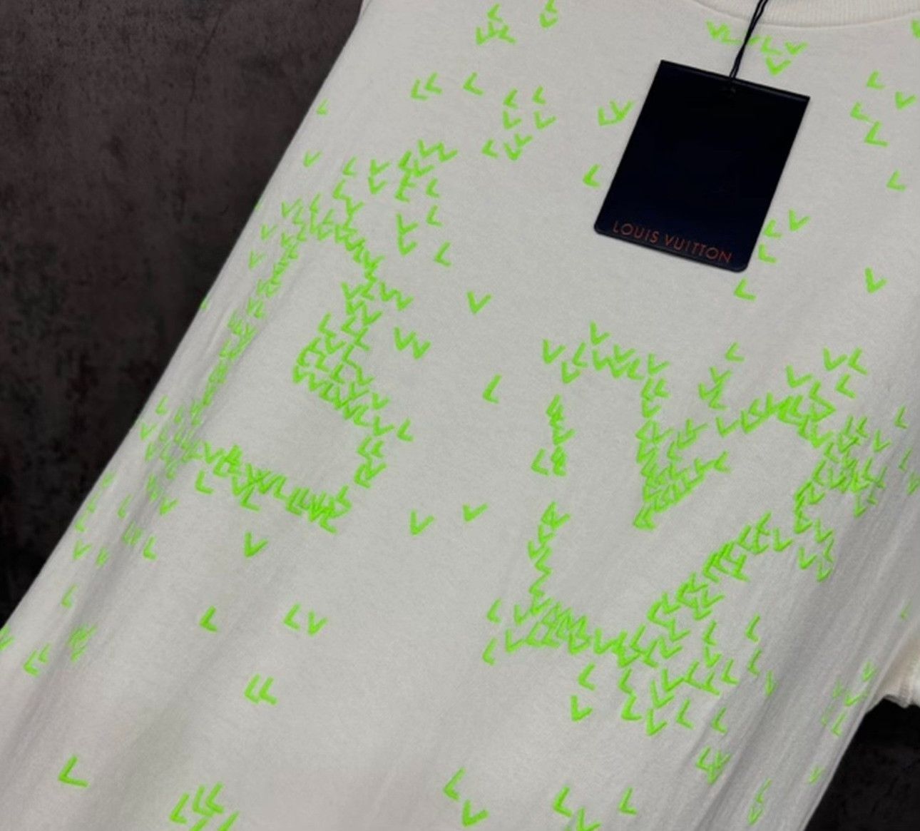 Louis Vuitton Louis Vuitton Neon Logo Embroidery T-Shirt XXL Size US XXL / EU 58 / 5 - 3 Thumbnail