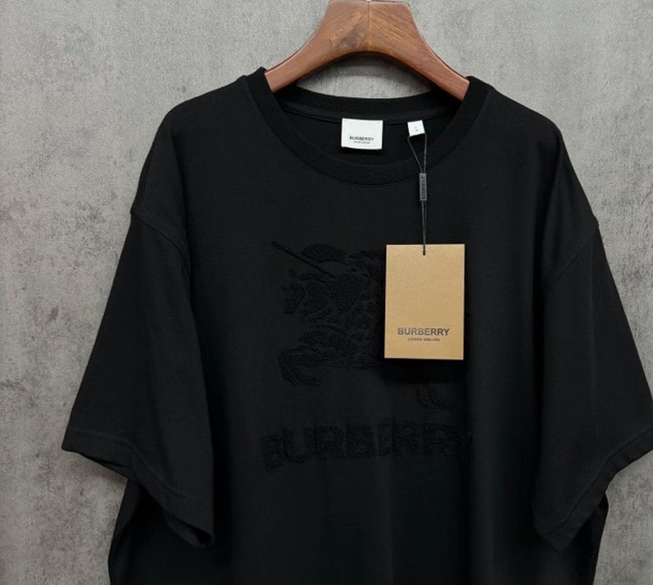 Burberry Burberry Embroidered Horse Logo T-Shirt Size L Size US L / EU 52-54 / 3 - 3 Thumbnail