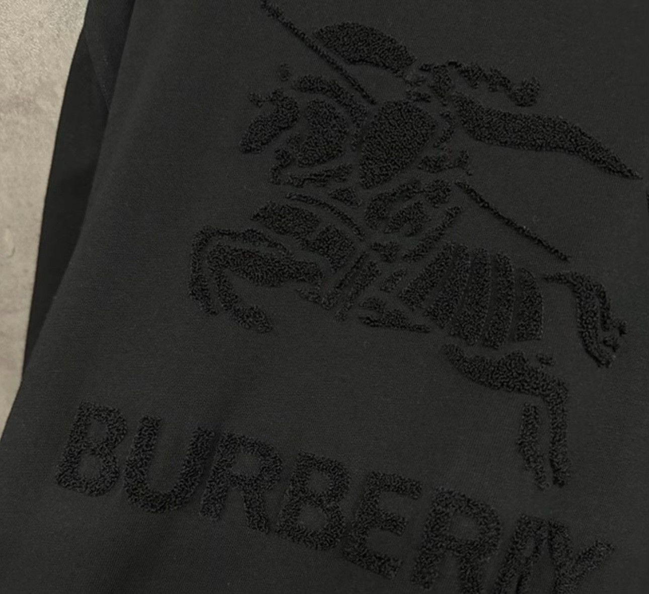 Burberry Burberry Embroidered Horse Logo T-Shirt Size L Size US L / EU 52-54 / 3 - 4 Thumbnail