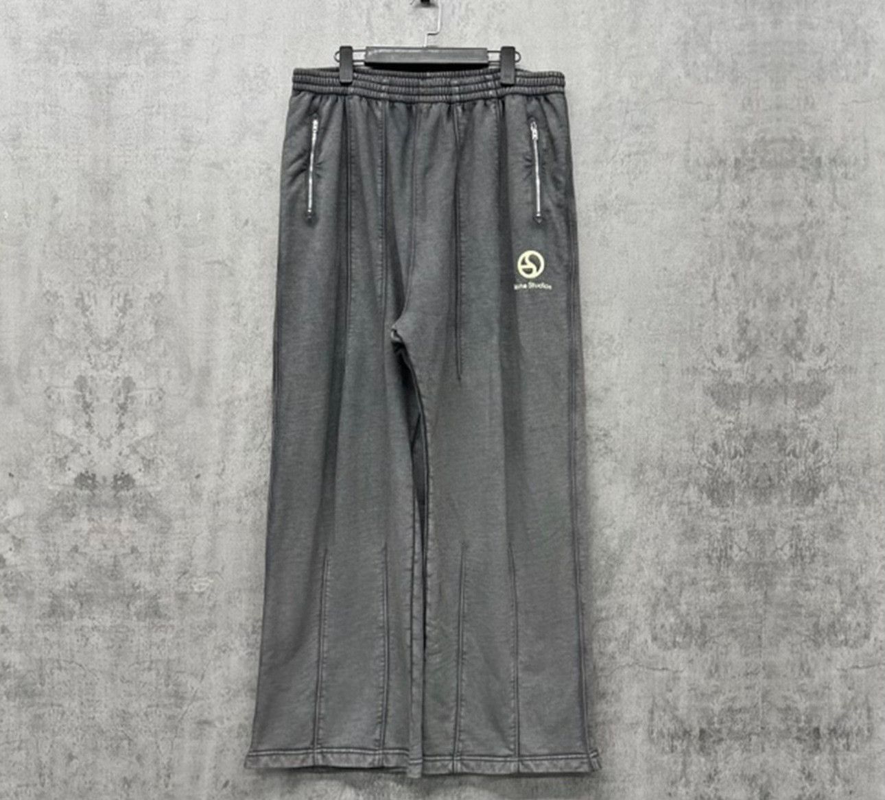 Acne Studios Acne Studios Distressed Wide Leg Sweatpants S Size US 30 / EU 46 - 2 Thumbnail