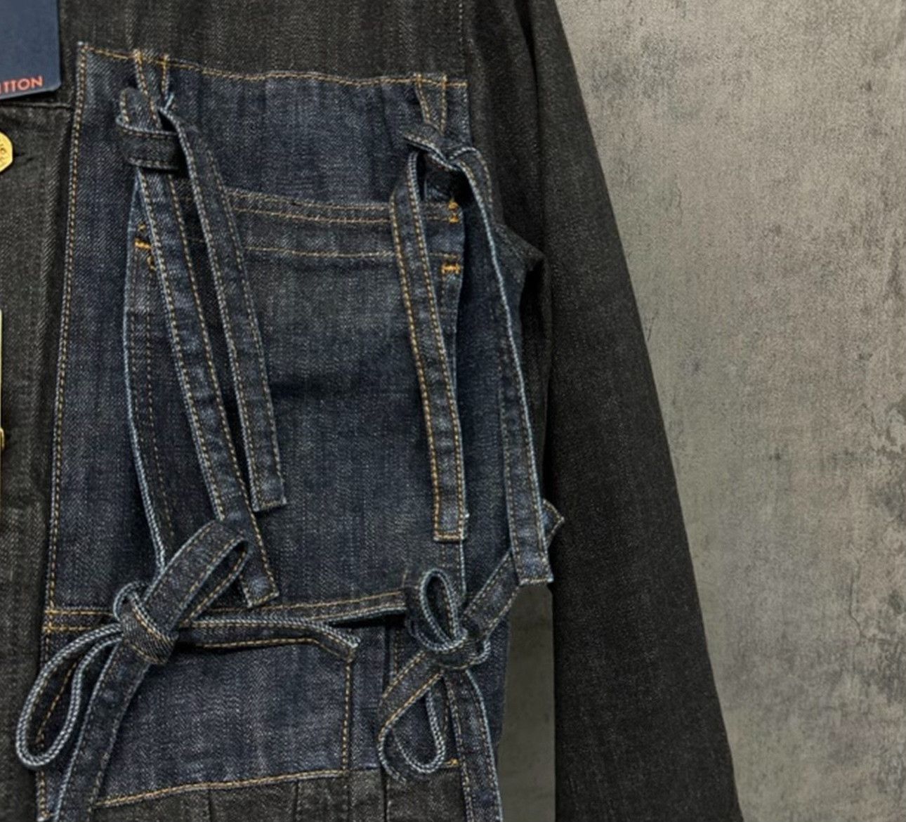 Louis Vuitton Louis Vuitton Two-Tone Embroidered Denim Jacket 44 Size US S / EU 44-46 / 1 - 4 Thumbnail