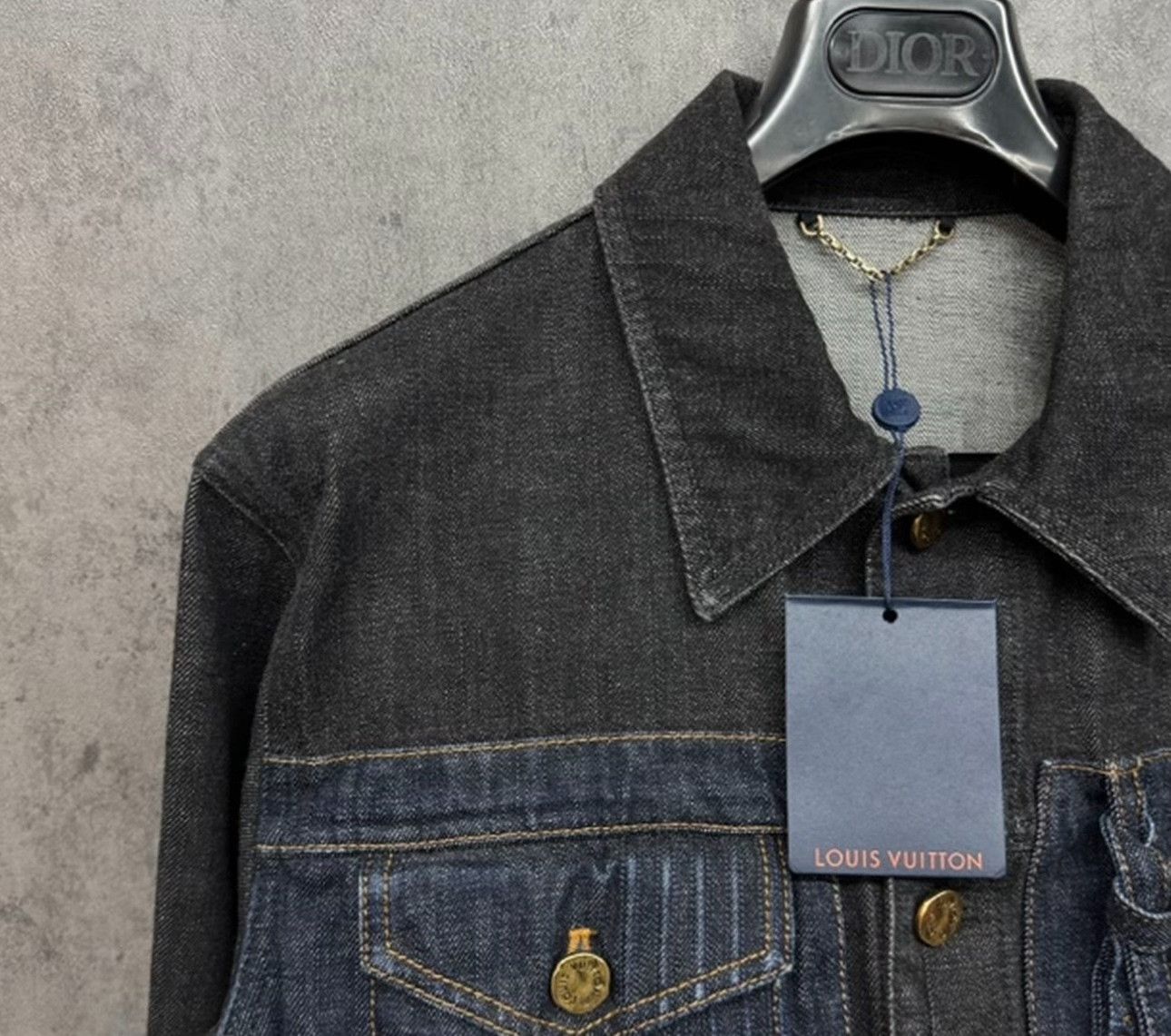 Louis Vuitton Louis Vuitton Two-Tone Embroidered Denim Jacket 44 Size US S / EU 44-46 / 1 - 6 Thumbnail