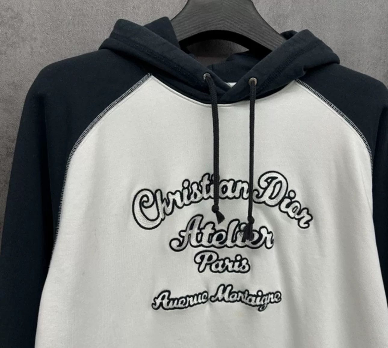 Dior Dior Atelier Logo Embroidery Raglan Hoodie L Size US L / EU 52-54 / 3 - 3 Thumbnail