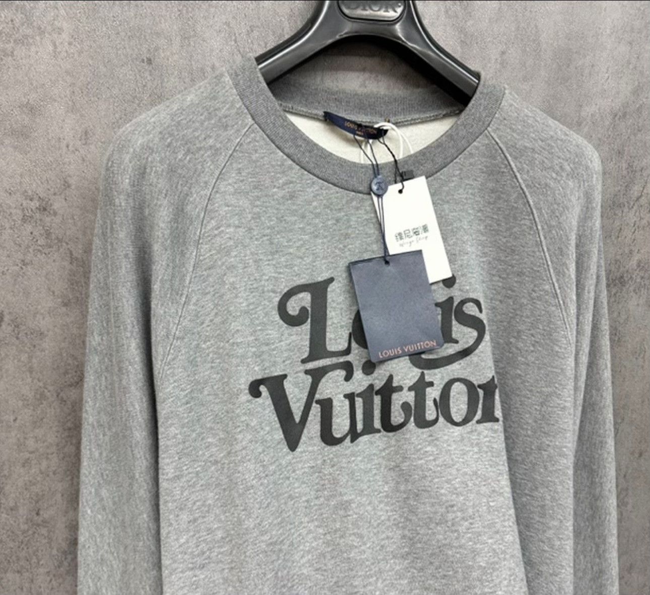 Louis Vuitton Louis Vuitton LV2 Logo Print Sweatshirt XXL Size US XXL / EU 58 / 5 - 3 Thumbnail