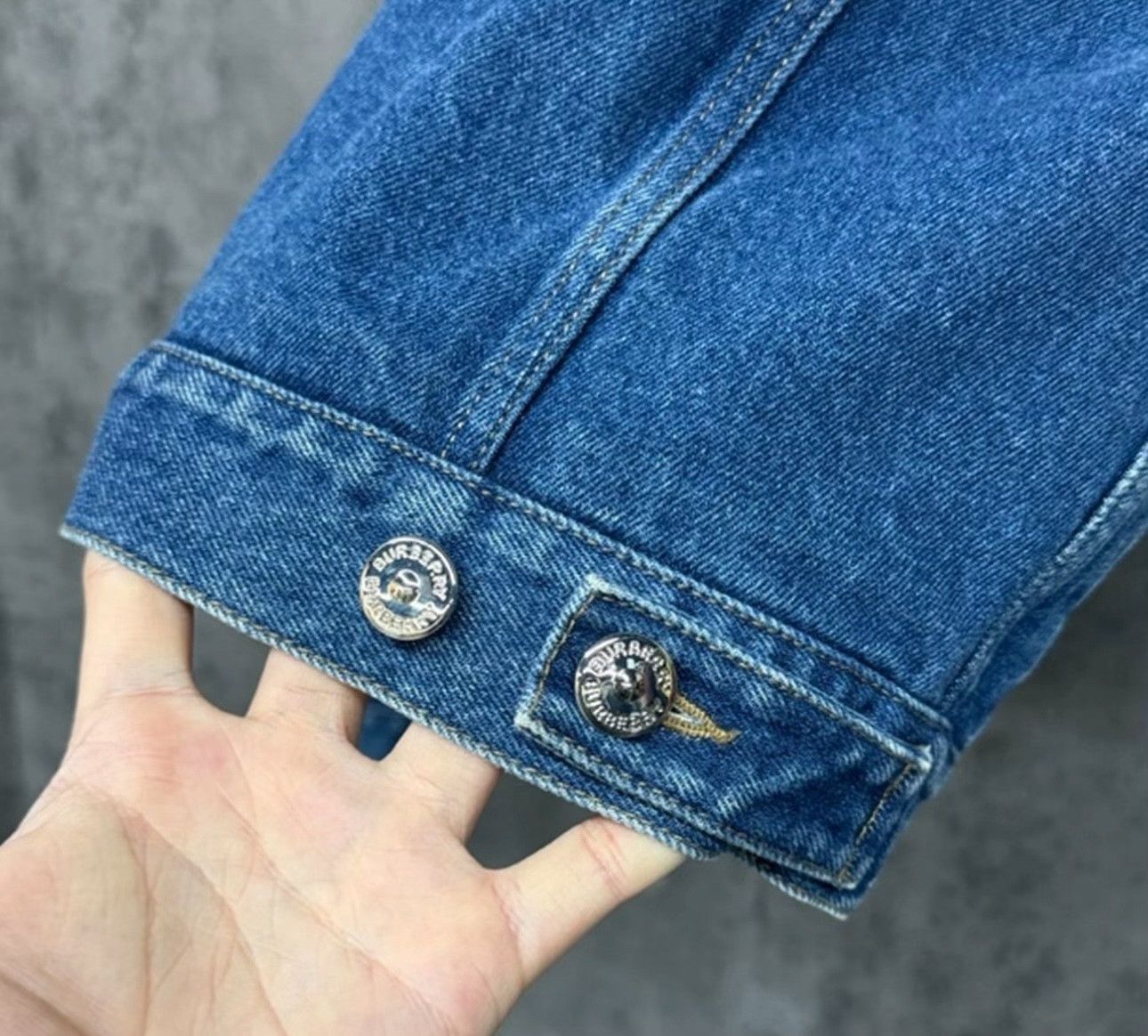 Burberry Burberry Shenzhen Metal Patch Denim Jacket 48 Size US M / EU 48-50 / 2 - 5 Thumbnail