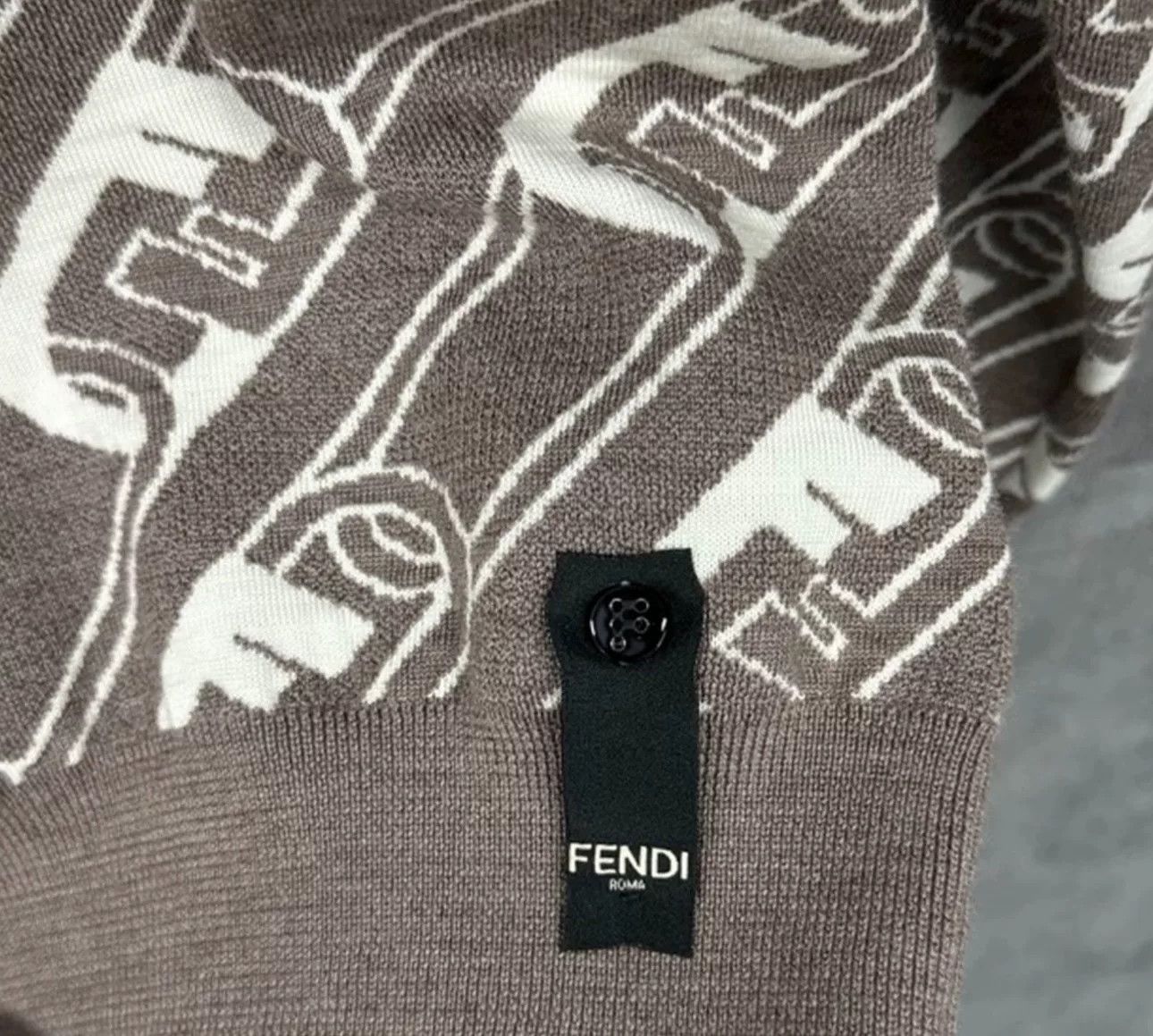 Fendi Fendi All-over Logo Knit Sweater 50 Size US M / EU 48-50 / 2 - 4 Thumbnail