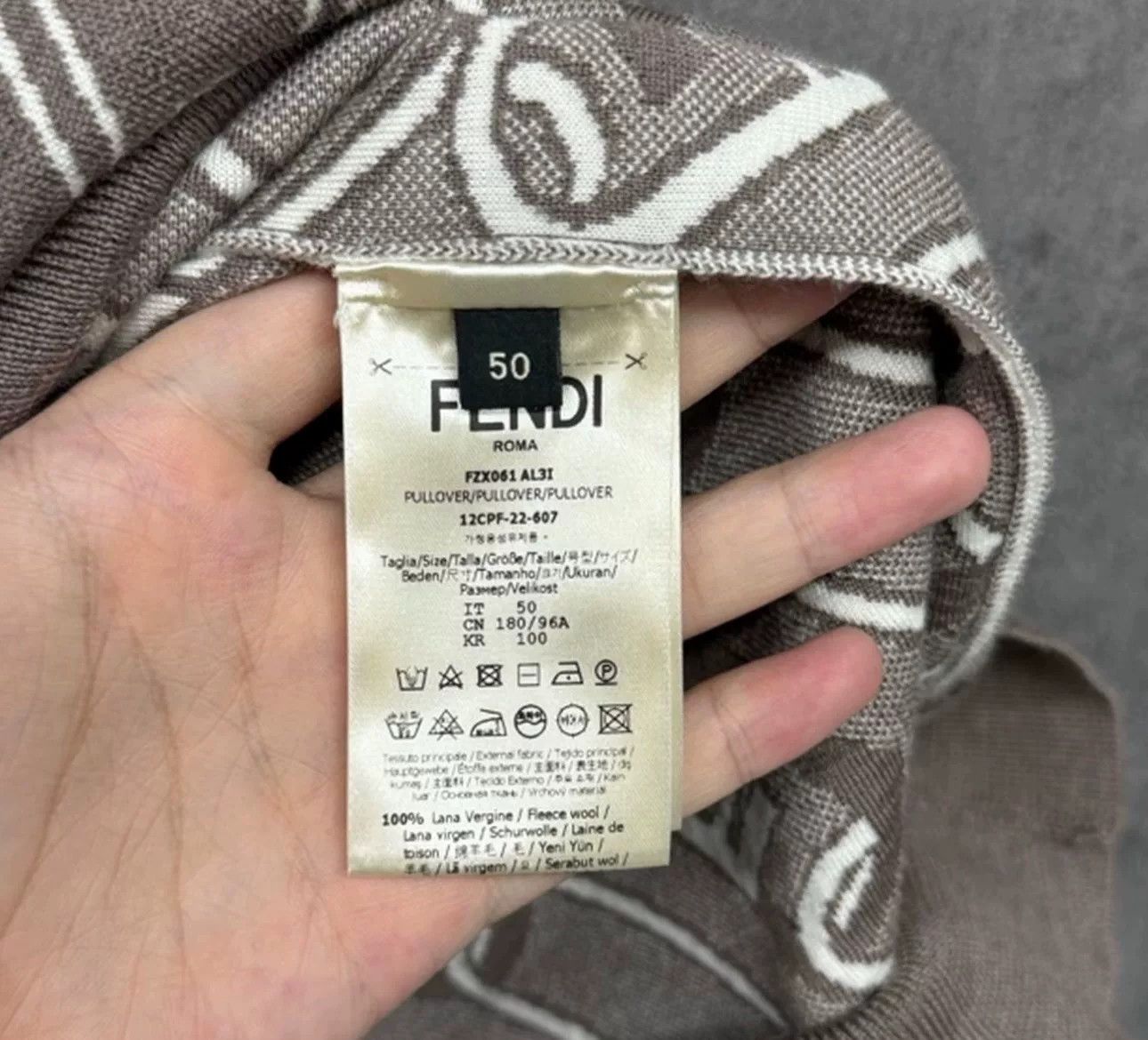 Fendi Fendi All-over Logo Knit Sweater 50 Size US M / EU 48-50 / 2 - 5 Thumbnail