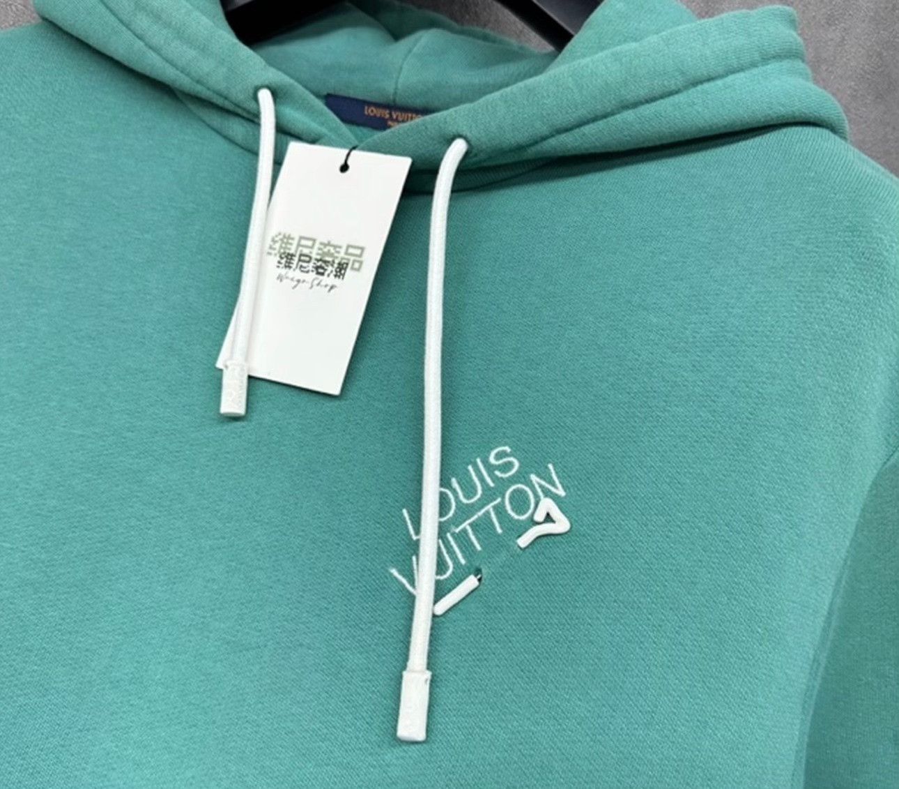 Louis Vuitton Louis Vuitton Safety Pin Logo Hoodie US S Size US S / EU 44-46 / 1 - 3 Thumbnail