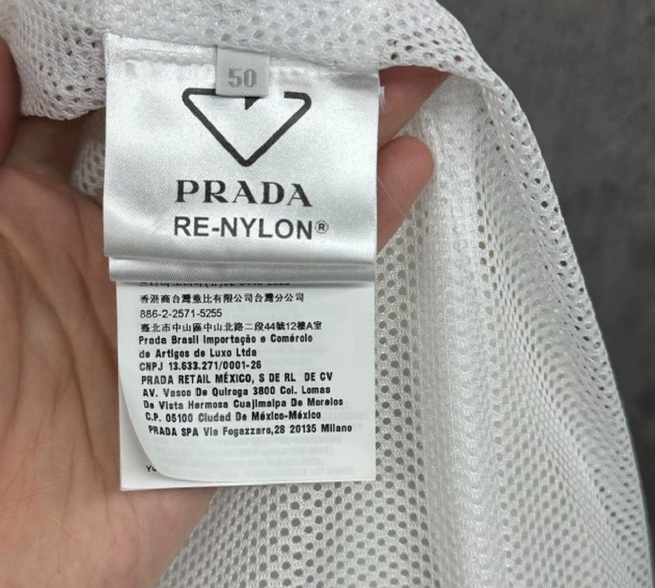 Prada Prada Re-Nylon Triangle Logo Jacket Size 50 Size US M / EU 48-50 / 2 - 5 Thumbnail