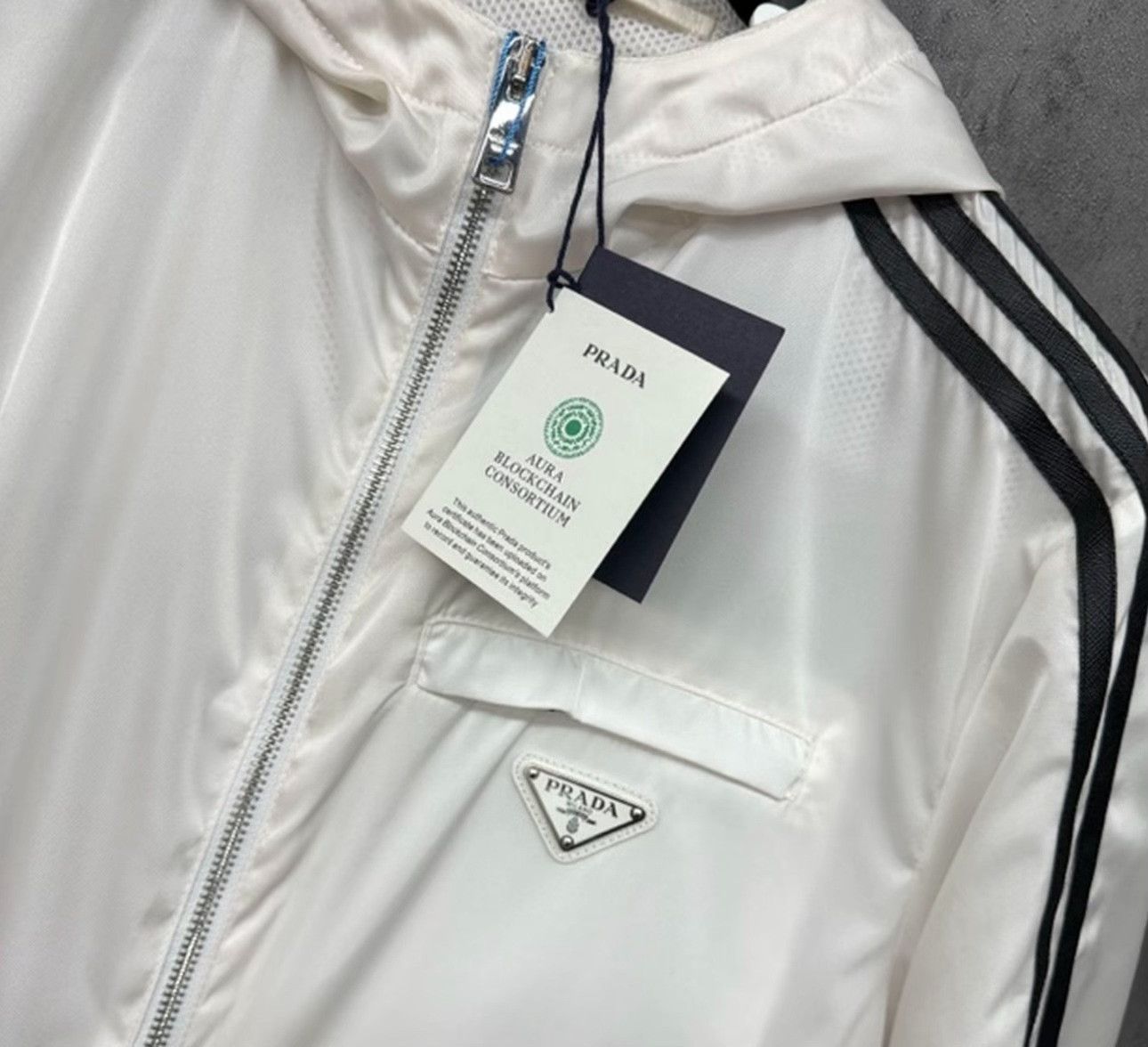 Prada Prada Re-Nylon Triangle Logo Jacket Size 50 Size US M / EU 48-50 / 2 - 3 Thumbnail