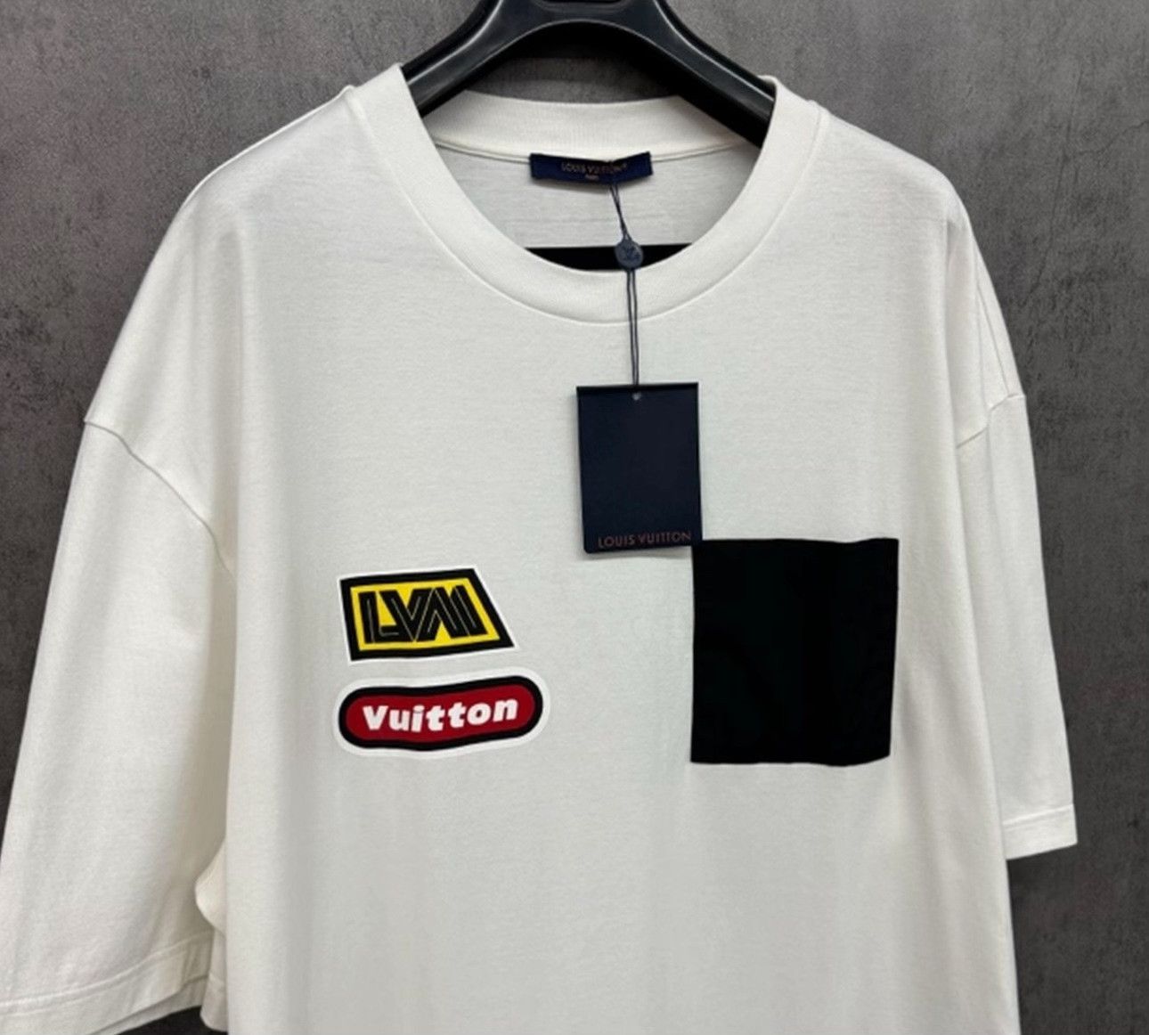 Louis Vuitton Louis Vuitton Logo Patch Pocket T-Shirt 5L Size US XXL / EU 58 / 5 - 3 Thumbnail