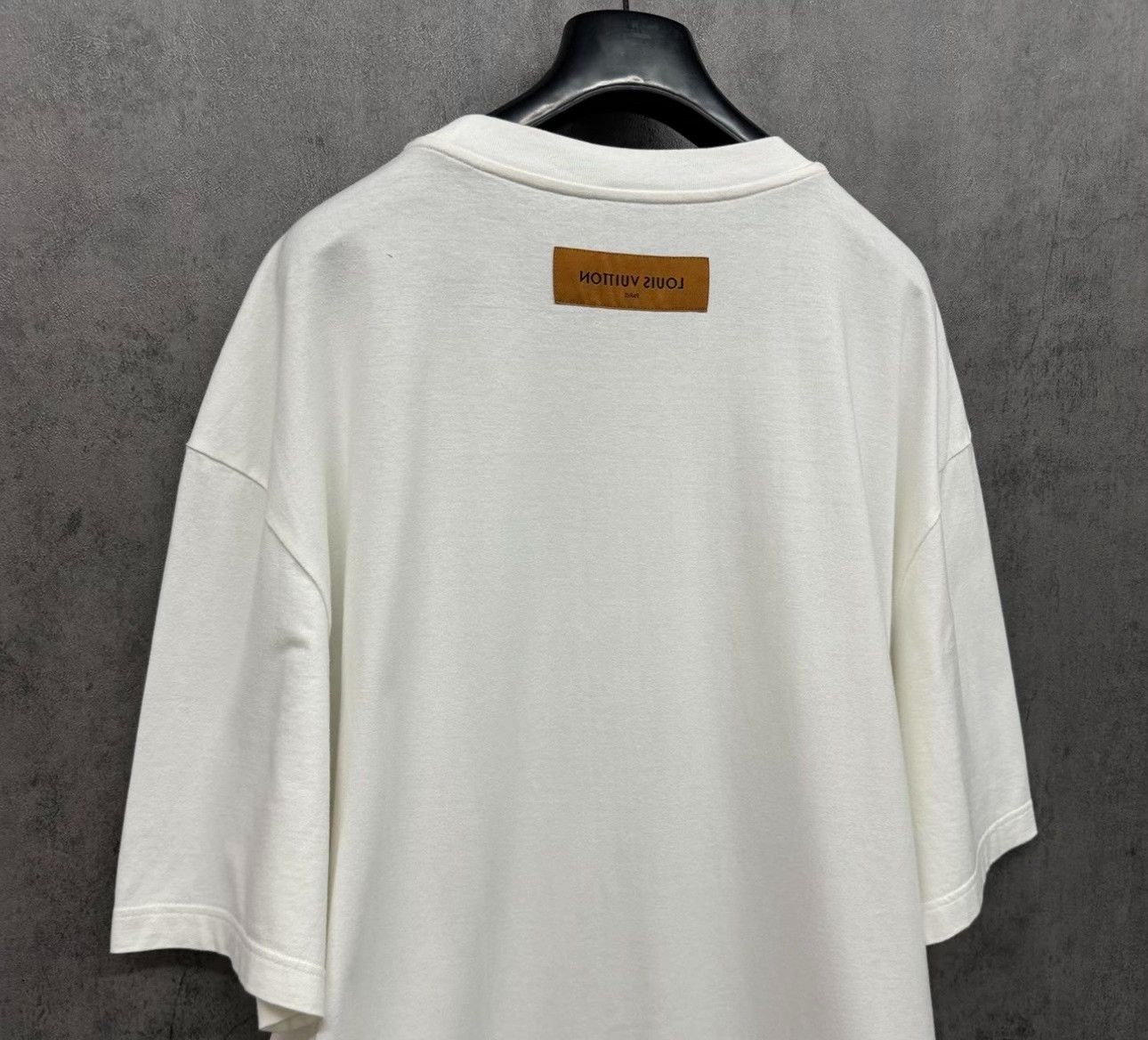 Louis Vuitton Louis Vuitton Logo Patch Pocket T-Shirt 5L Size US XXL / EU 58 / 5 - 4 Thumbnail