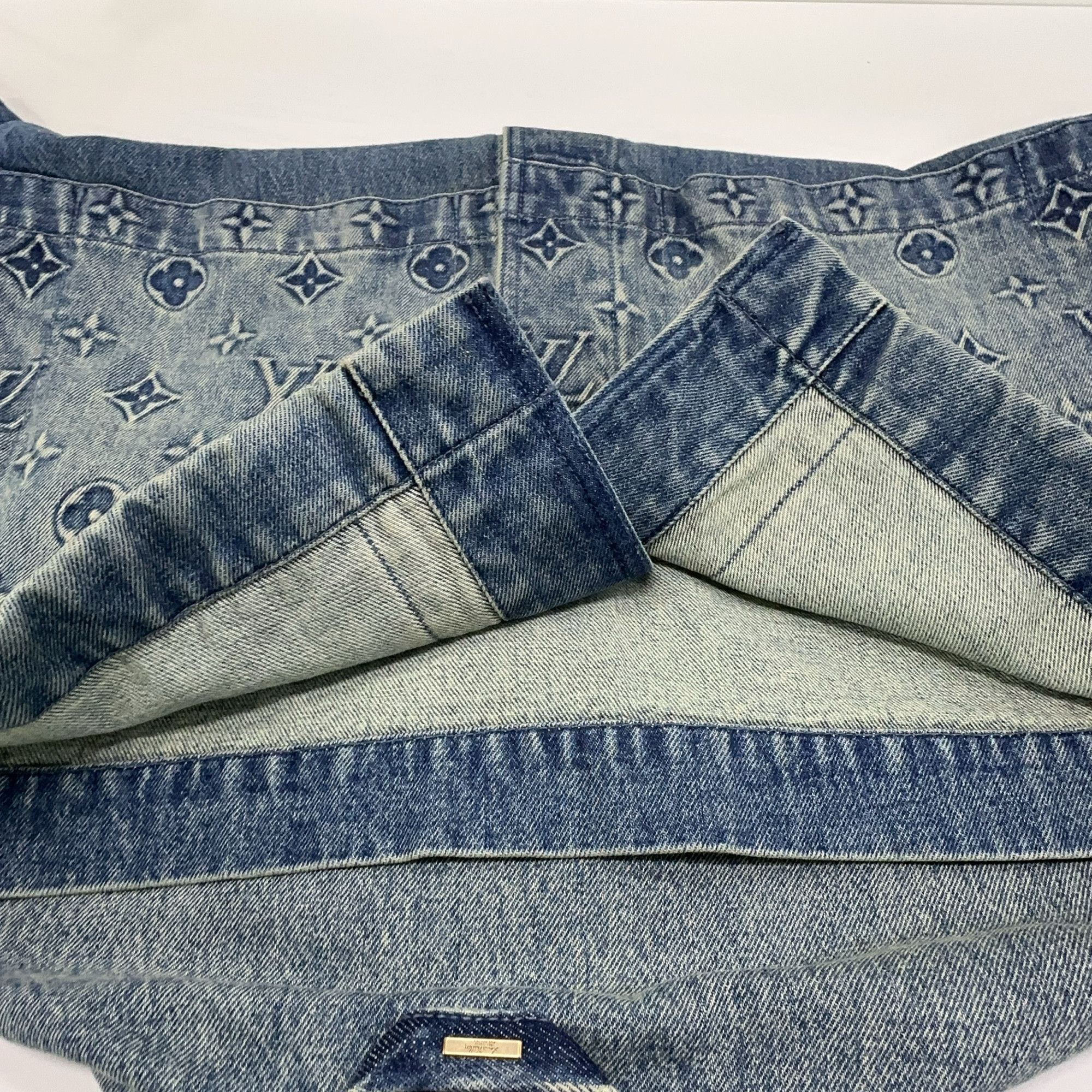 Louis Vuitton Louis Vuitton Monogram Denim Short Sleeve Shirt M Size US M / EU 48-50 / 2 - 8 Thumbnail