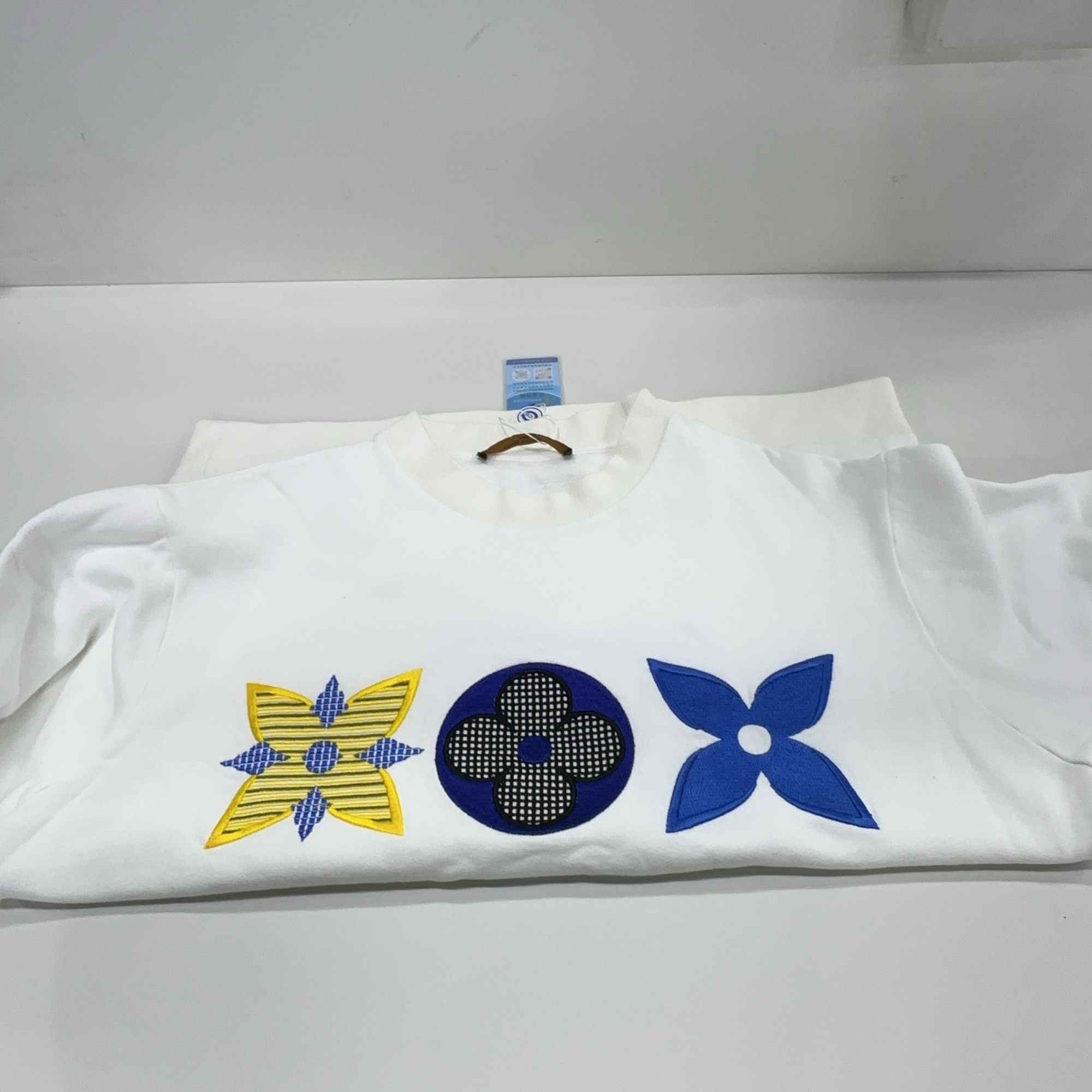 Louis Vuitton Louis Vuitton Monogram Floral Embroidered Sweatshirt S Size US S / EU 44-46 / 1 - 7 Thumbnail