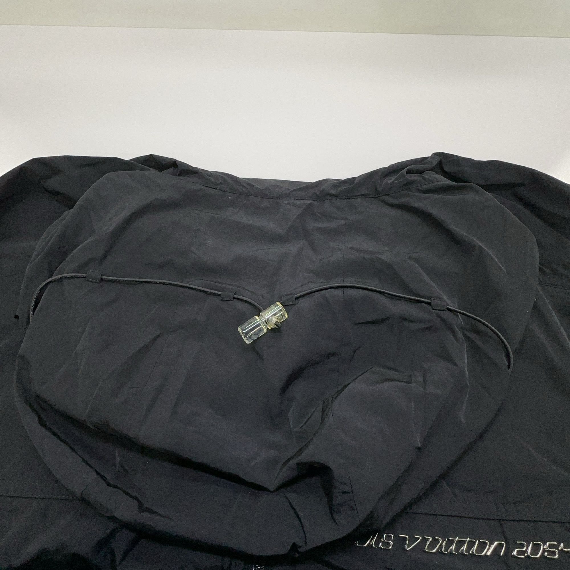 Louis Vuitton Louis Vuitton 2054 Technical Hooded Windbreaker 48 Size US M / EU 48-50 / 2 - 6 Thumbnail
