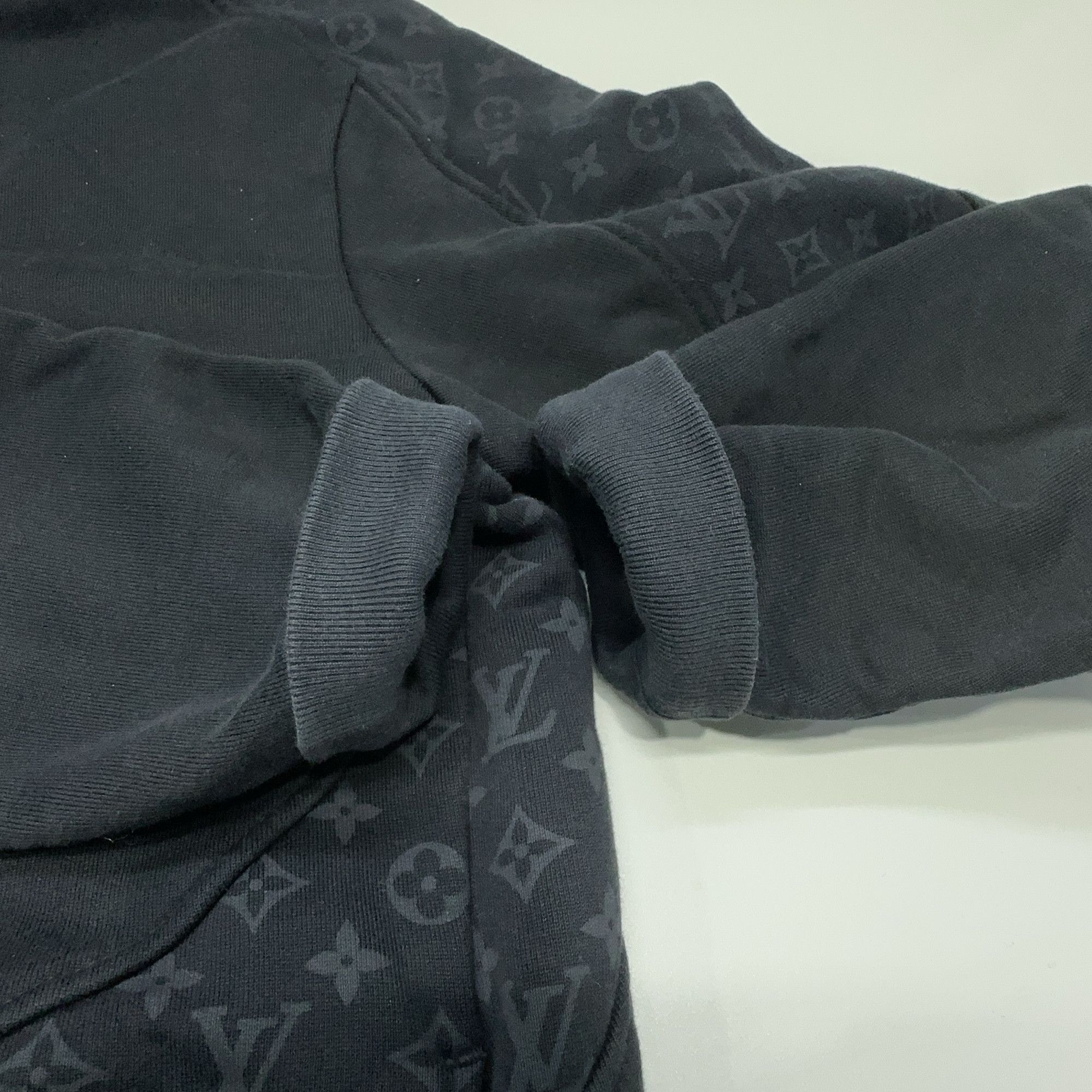 Louis Vuitton Louis Vuitton Monogram Circle Print Hoodie M Size US M / EU 48-50 / 2 - 11 Thumbnail