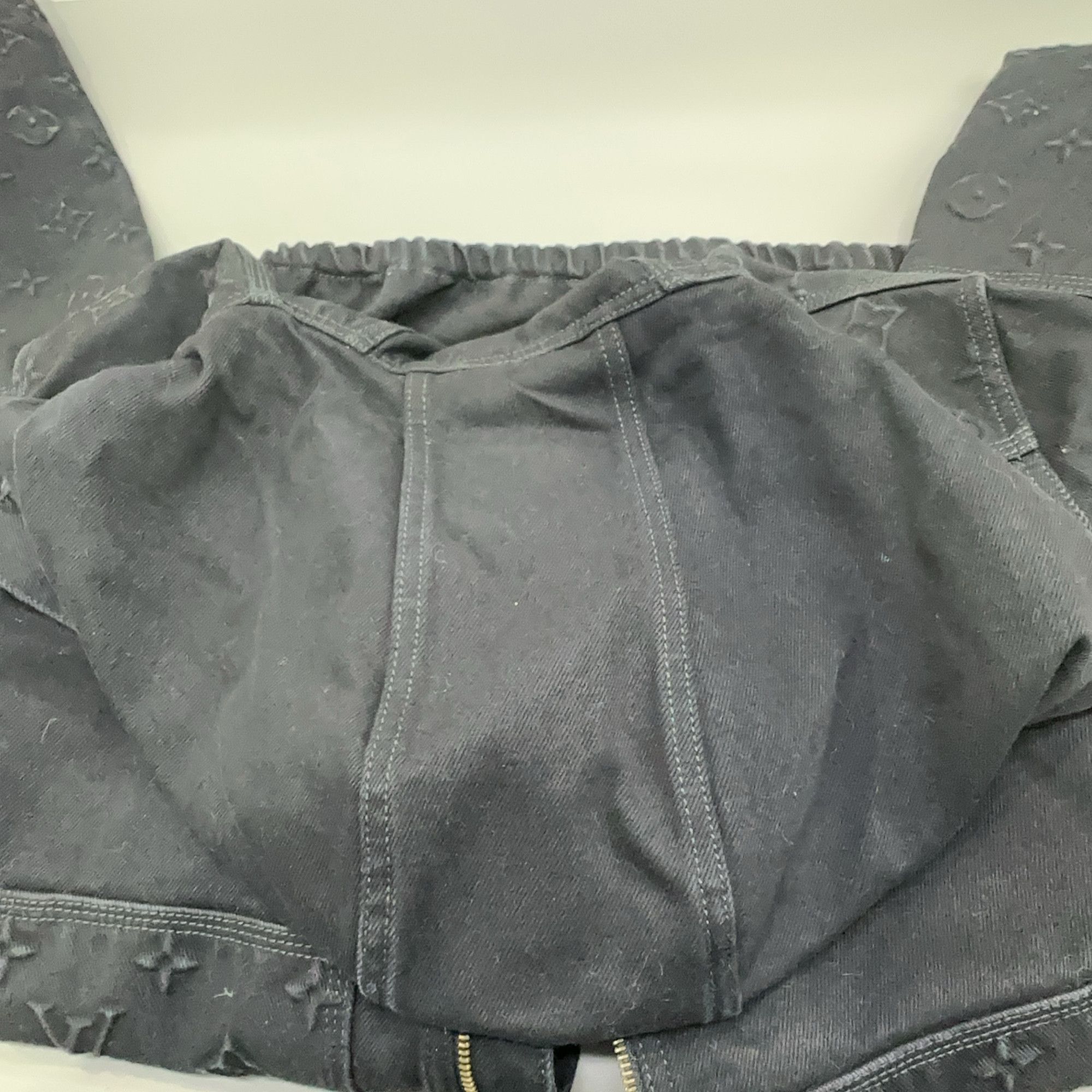 Louis Vuitton Louis Vuitton Monogram Embossed Denim Hoodie Size 52 Size US L / EU 52-54 / 3 - 8 Thumbnail