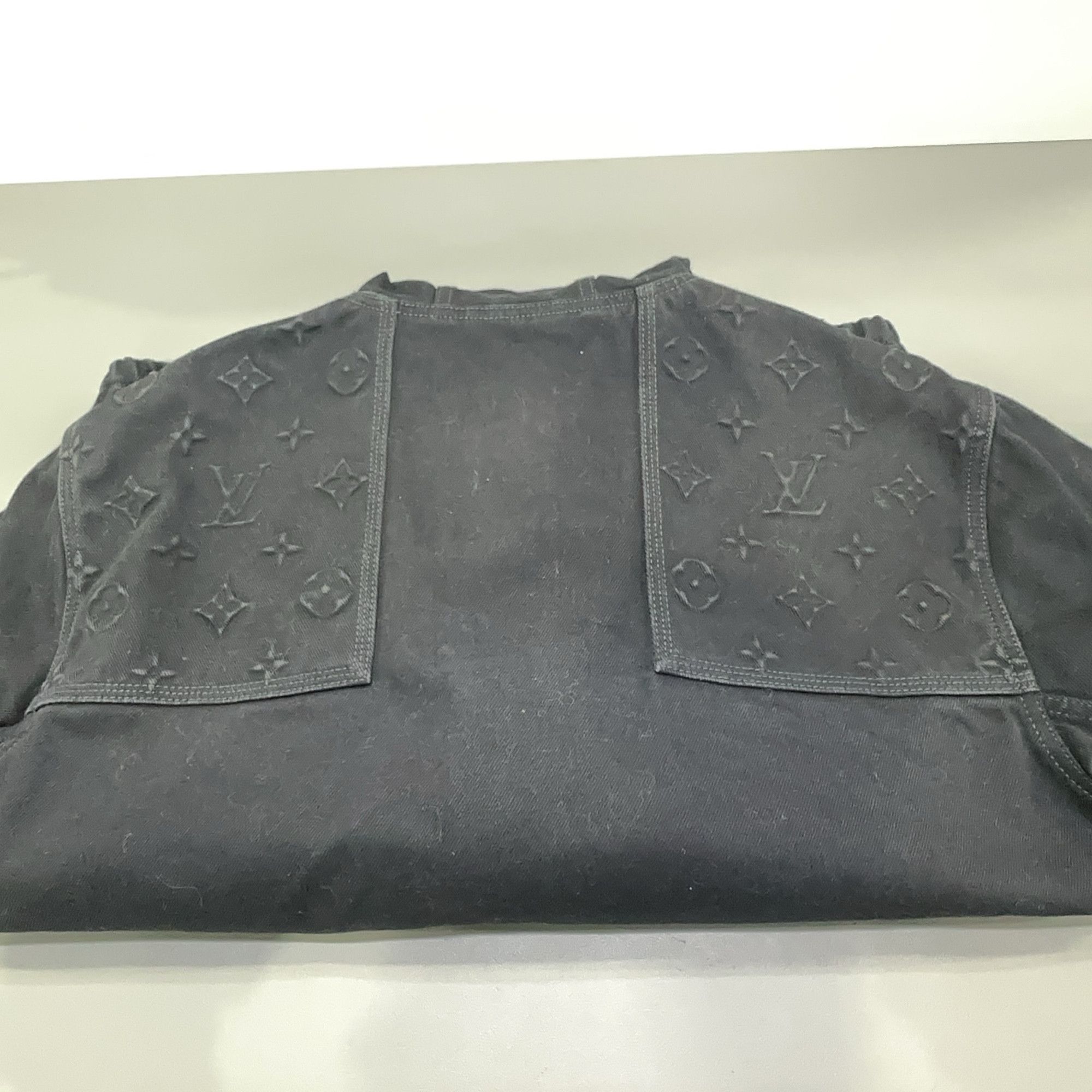 Louis Vuitton Louis Vuitton Monogram Embossed Denim Hoodie Size 52 Size US L / EU 52-54 / 3 - 15 Thumbnail