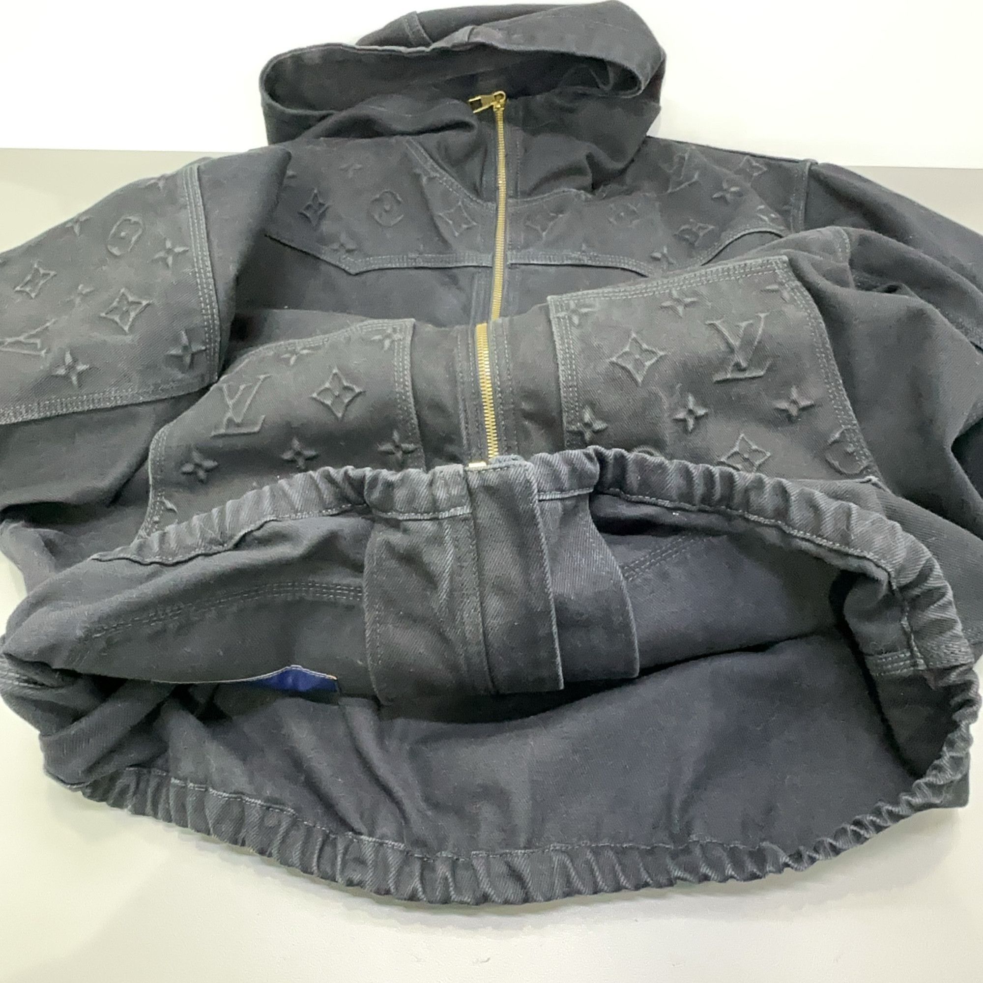 Louis Vuitton Louis Vuitton Monogram Embossed Denim Hoodie Size 52 Size US L / EU 52-54 / 3 - 14 Thumbnail