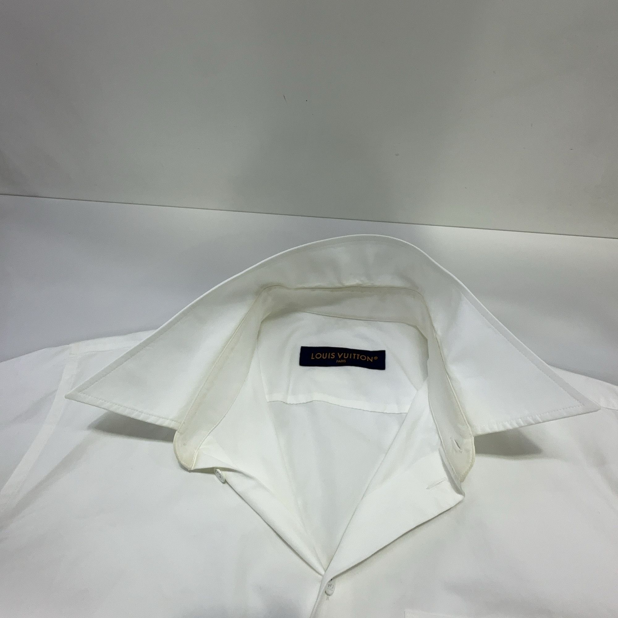 Louis Vuitton Louis Vuitton Solid Long Sleeve Shirt White L Size US L / EU 52-54 / 3 - 5 Thumbnail