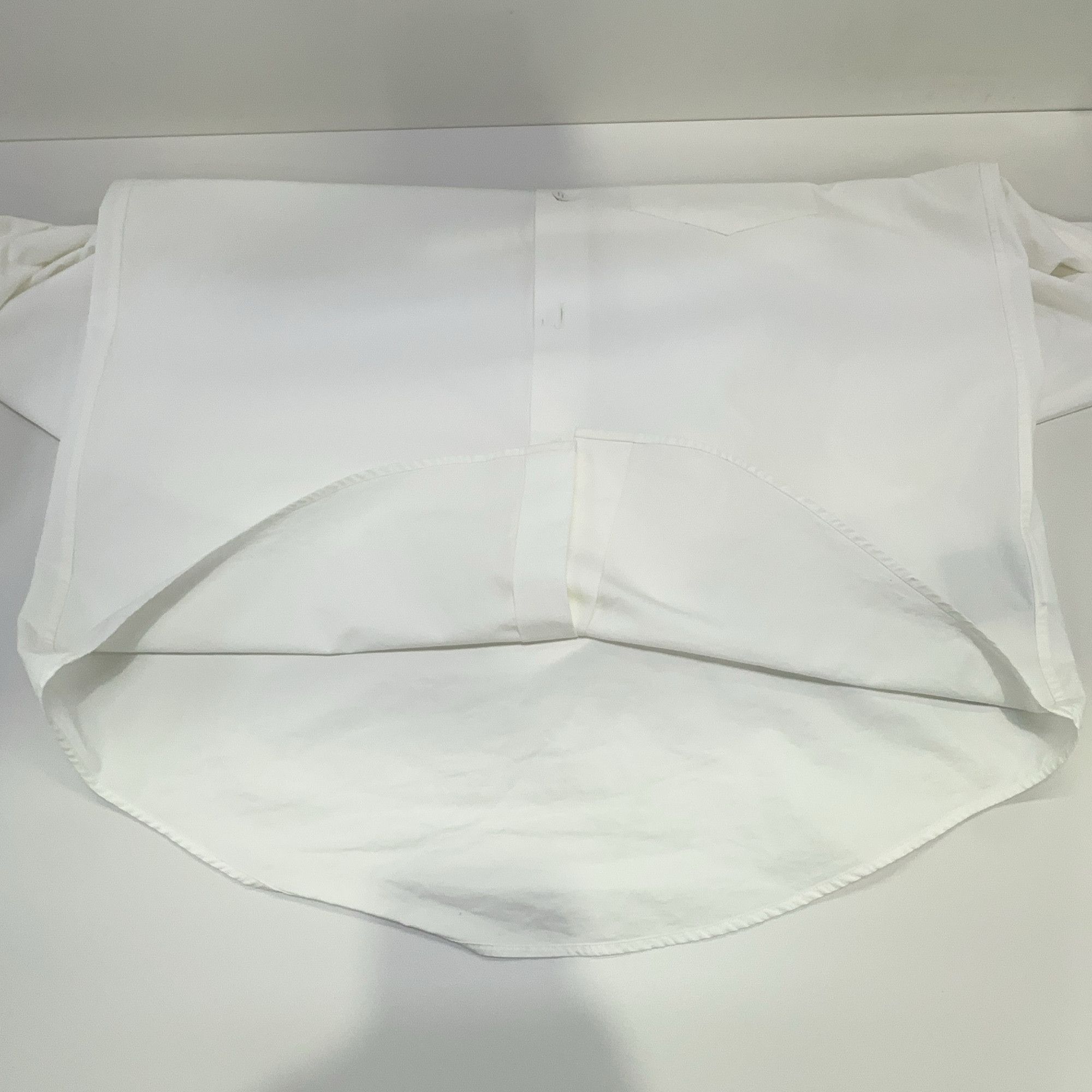 Louis Vuitton Louis Vuitton Solid Long Sleeve Shirt White L Size US L / EU 52-54 / 3 - 8 Thumbnail