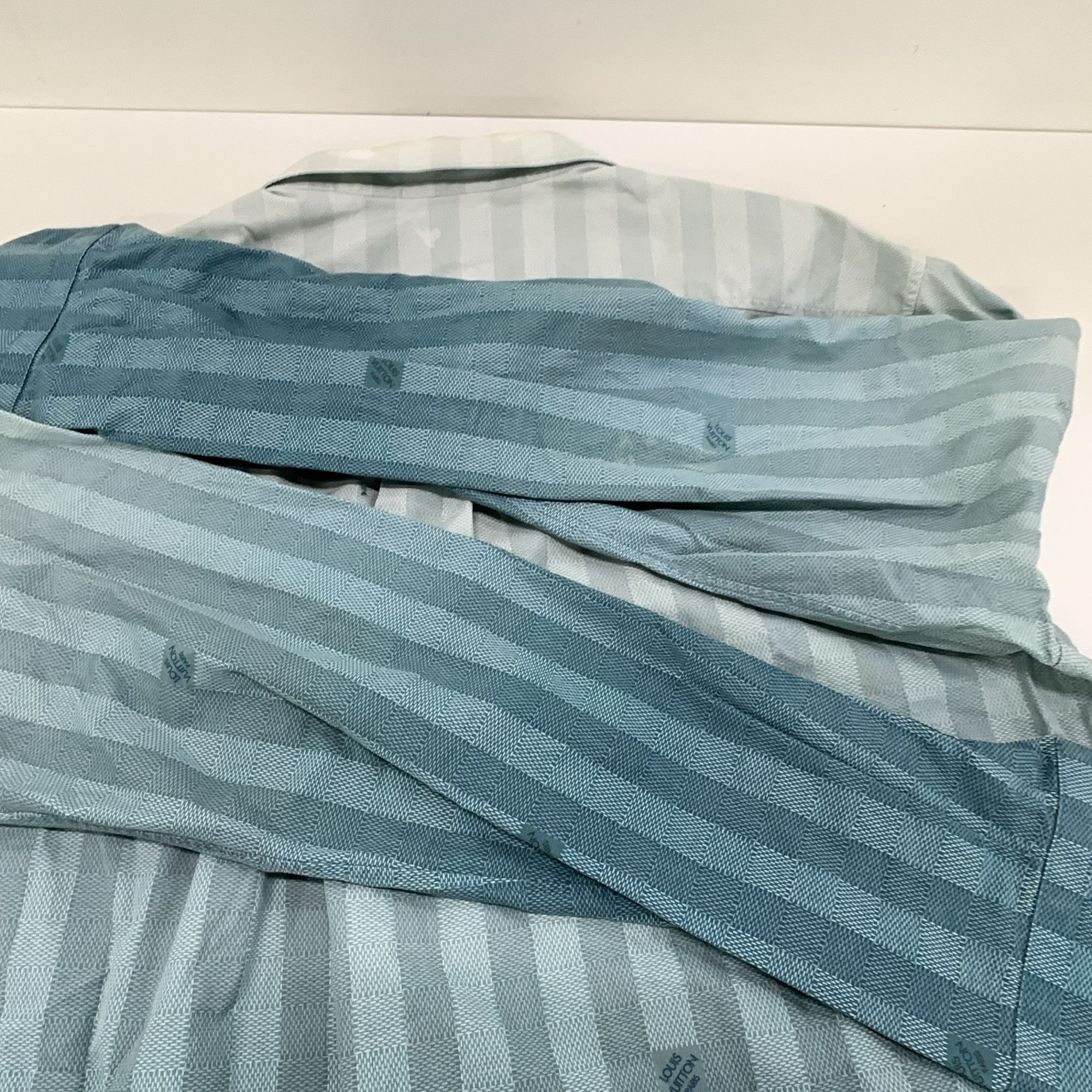 Louis Vuitton Louis Vuitton Gradient Striped Long Sleeve Shirt XL Size US XL / EU 56 / 4 - 10 Thumbnail