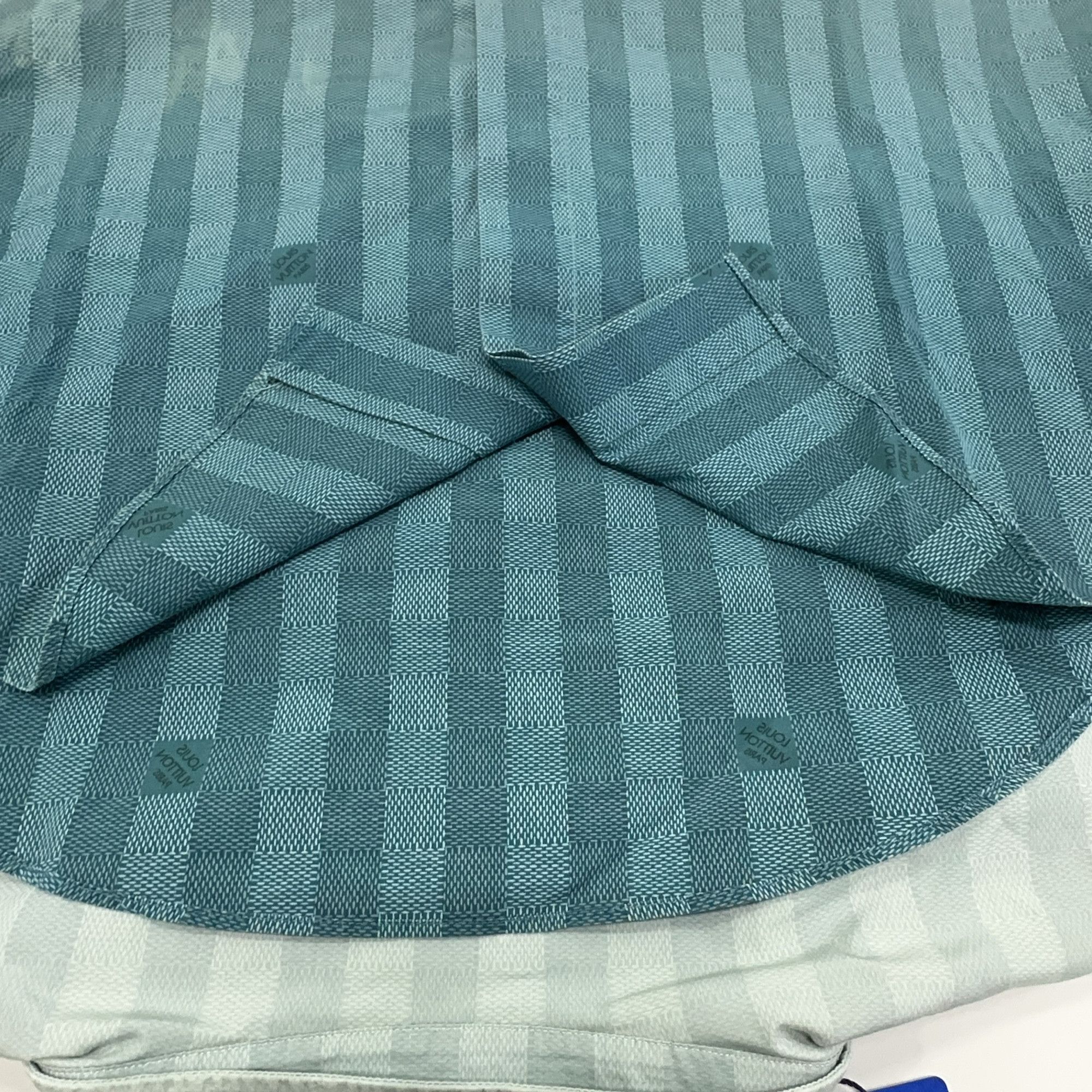 Louis Vuitton Louis Vuitton Gradient Striped Long Sleeve Shirt XL Size US XL / EU 56 / 4 - 9 Thumbnail
