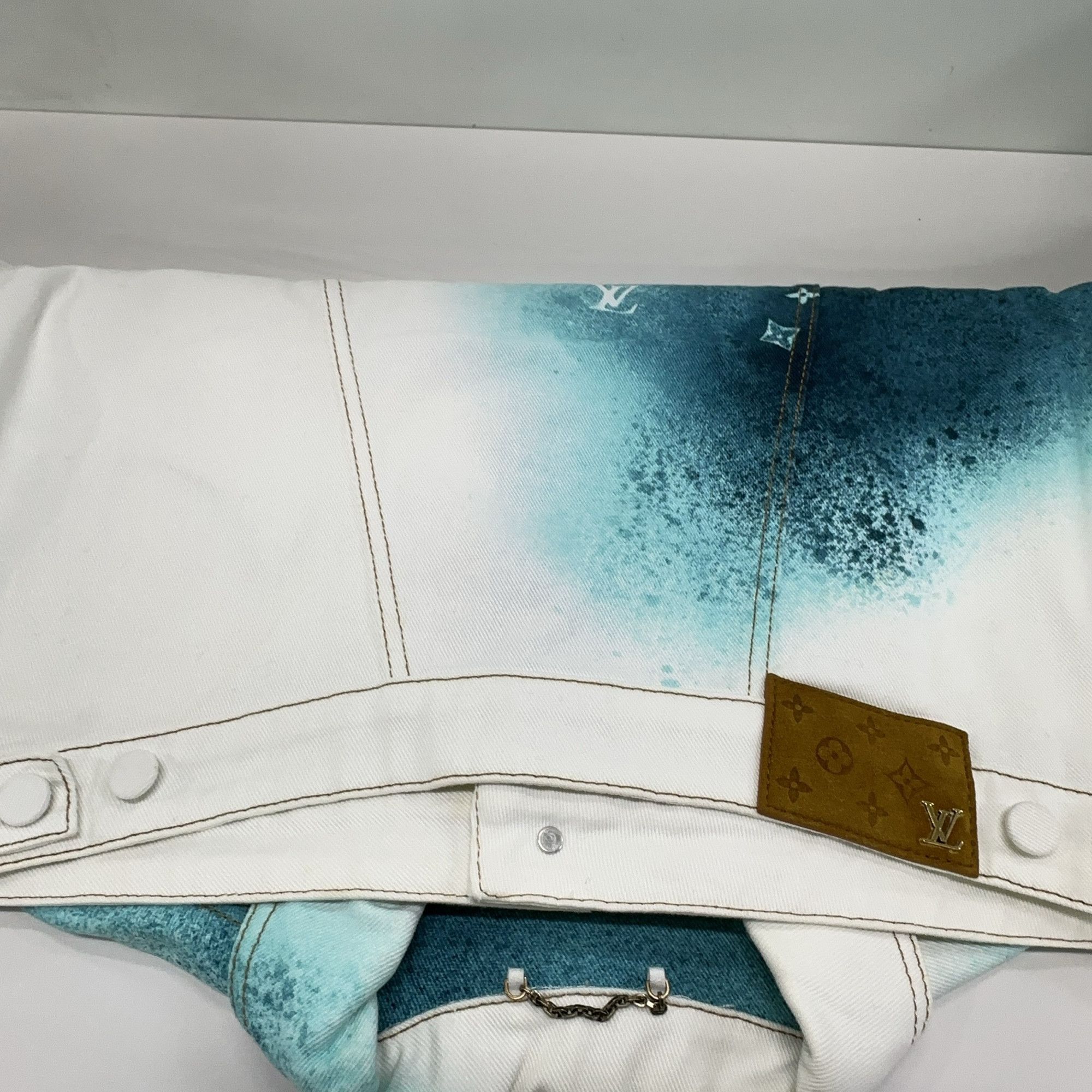 Louis Vuitton Louis Vuitton Spray Paint Denim Jacket 48 Size US M / EU 48-50 / 2 - 12 Thumbnail