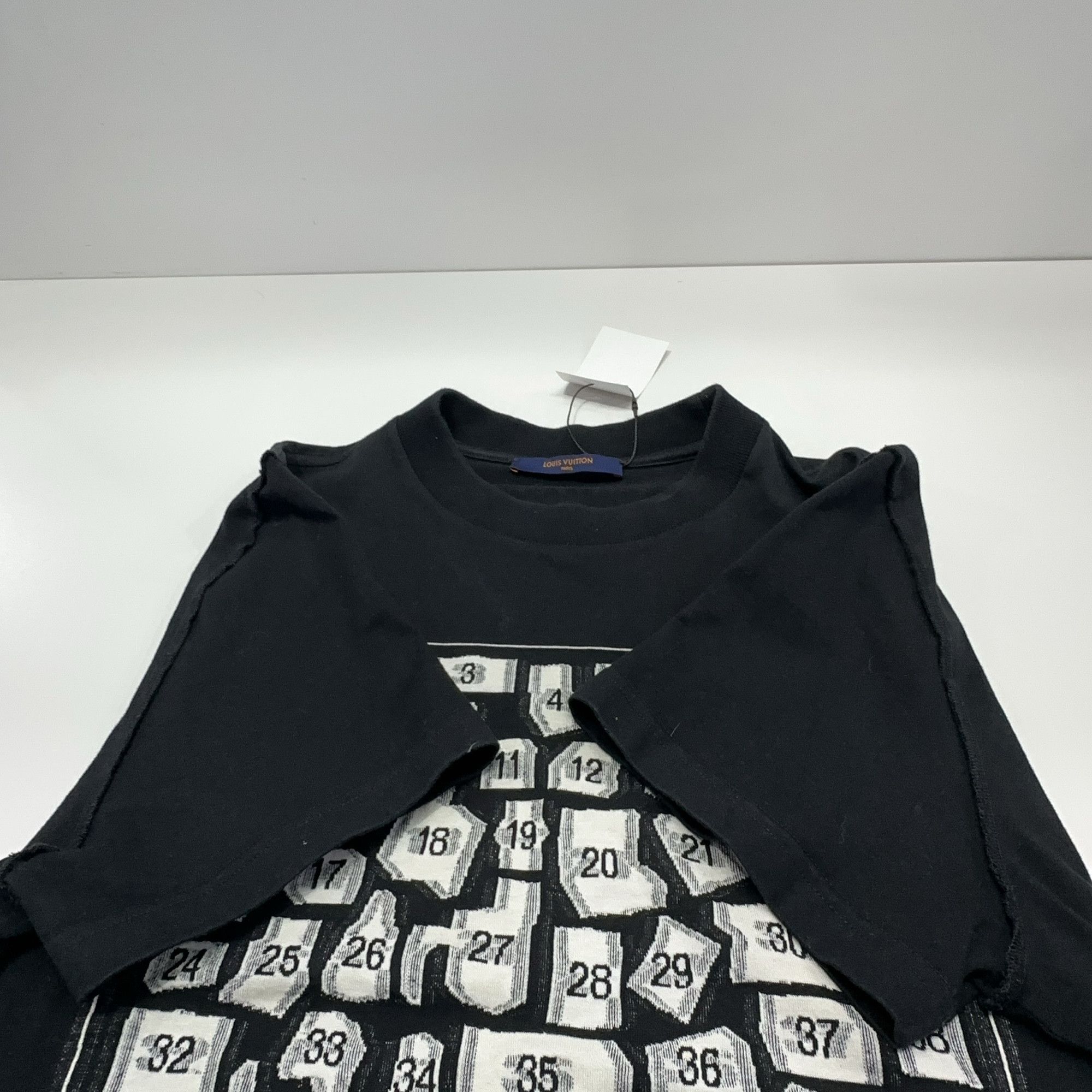 Louis Vuitton Louis Vuitton FW22 Legendary Trunks T-Shirt Size M Size US M / EU 48-50 / 2 - 9 Thumbnail