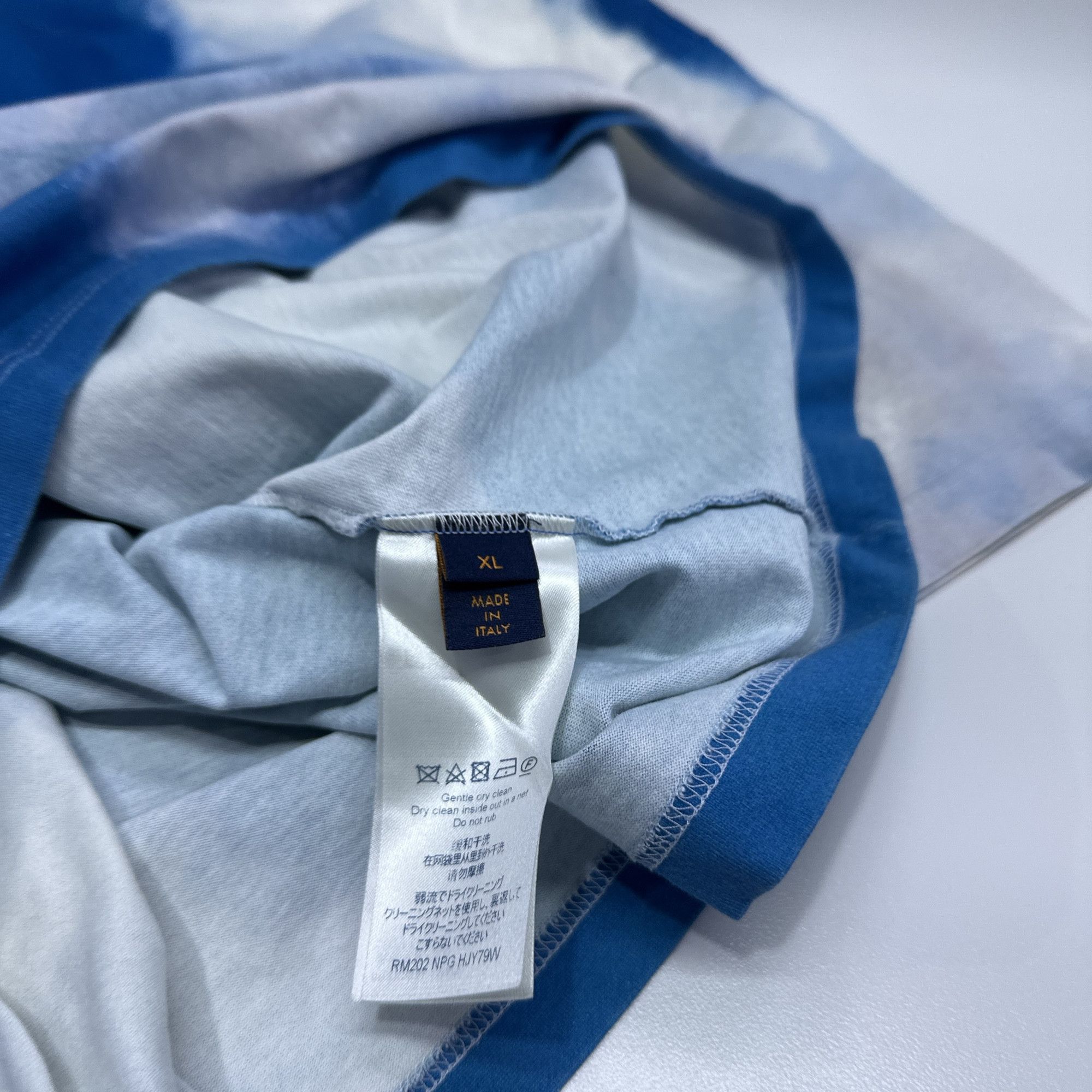 Louis Vuitton Louis Vuitton Heaven on Earth Clouds T-Shirt XL Size US XL / EU 56 / 4 - 4 Thumbnail