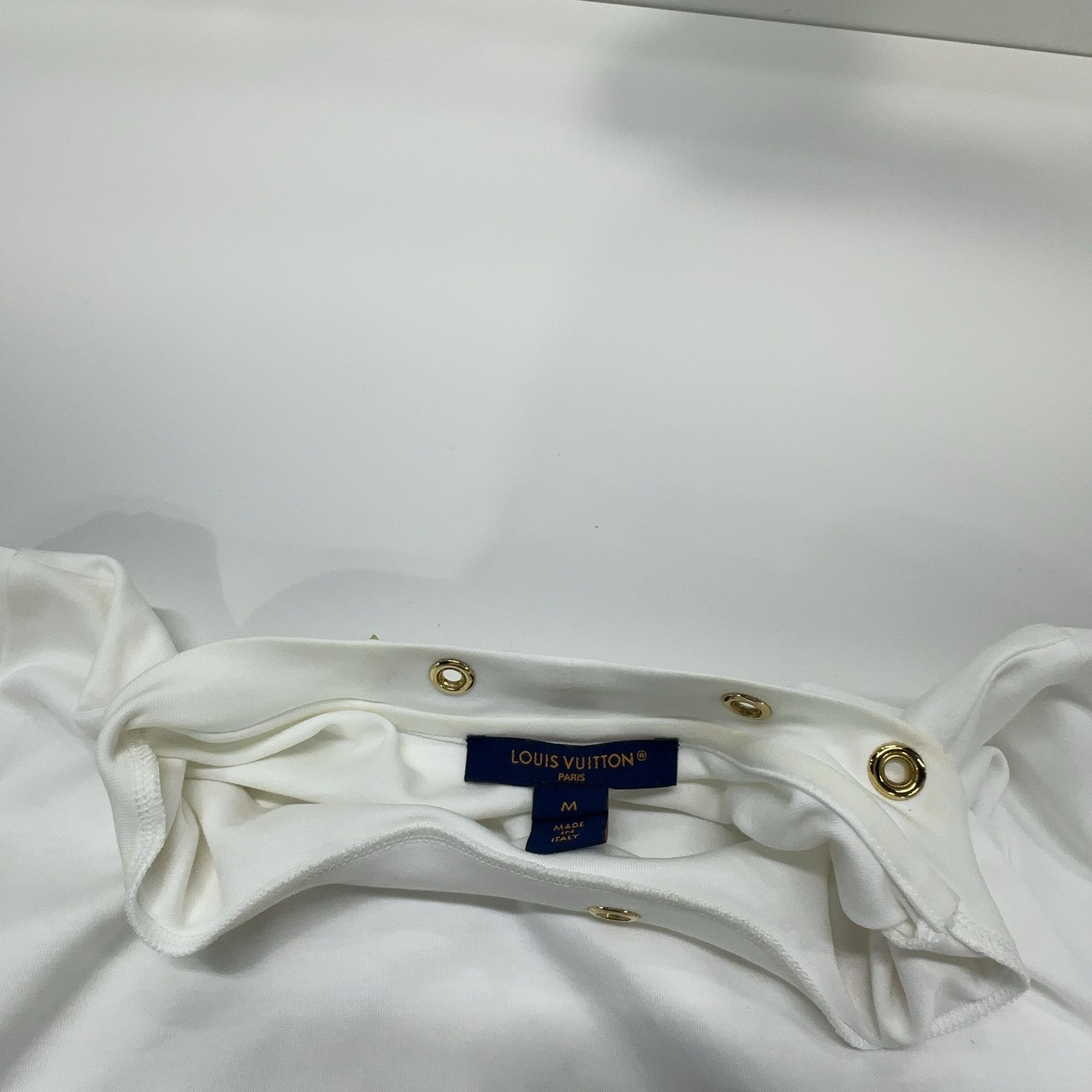 Louis Vuitton Louis Vuitton Gold Eyelet Collar T-Shirt M Size M / US 6-8 / IT 42-44 - 5 Thumbnail