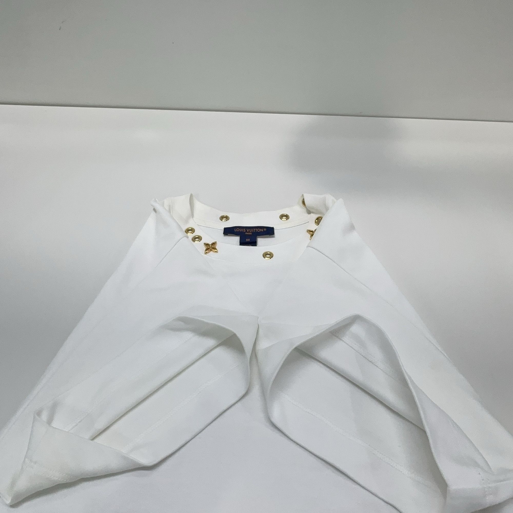 Louis Vuitton Louis Vuitton Gold Eyelet Collar T-Shirt M Size M / US 6-8 / IT 42-44 - 7 Thumbnail