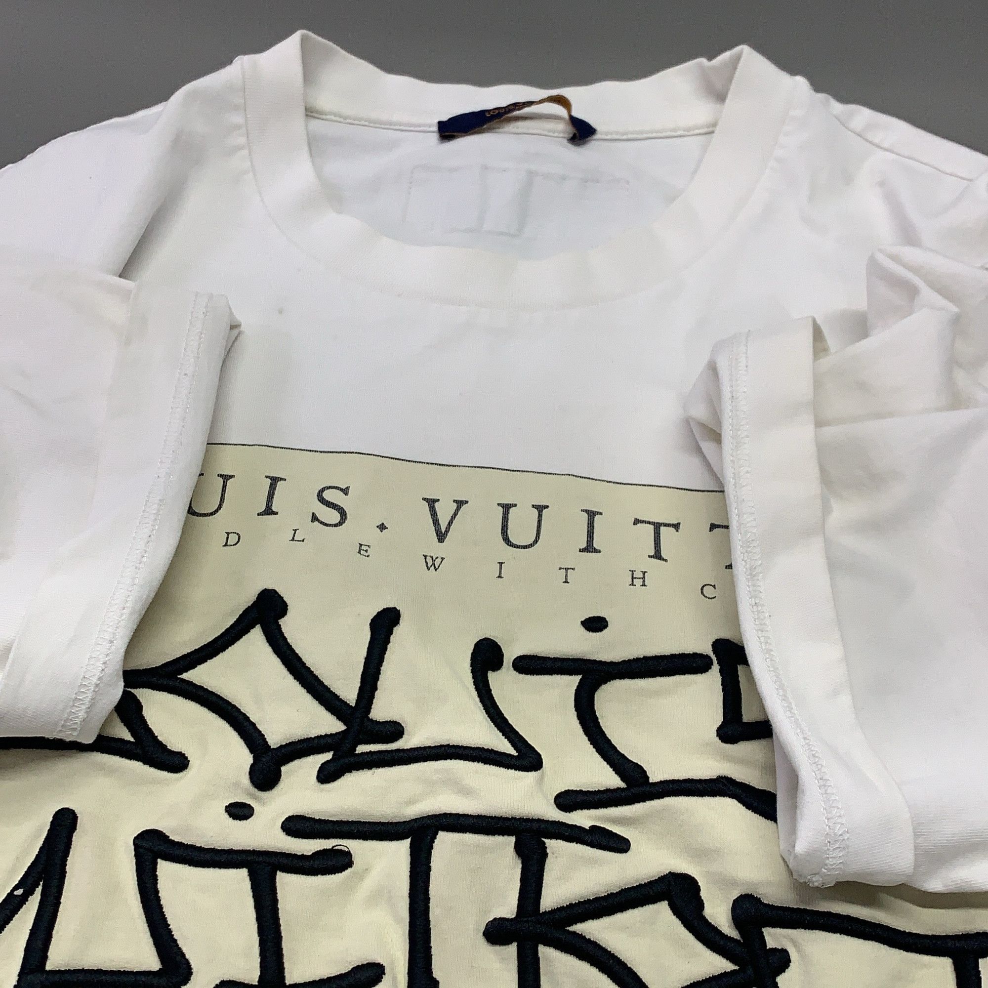 Louis Vuitton Louis Vuitton Graffiti Box Logo T-Shirt XL Size US XL / EU 56 / 4 - 6 Thumbnail