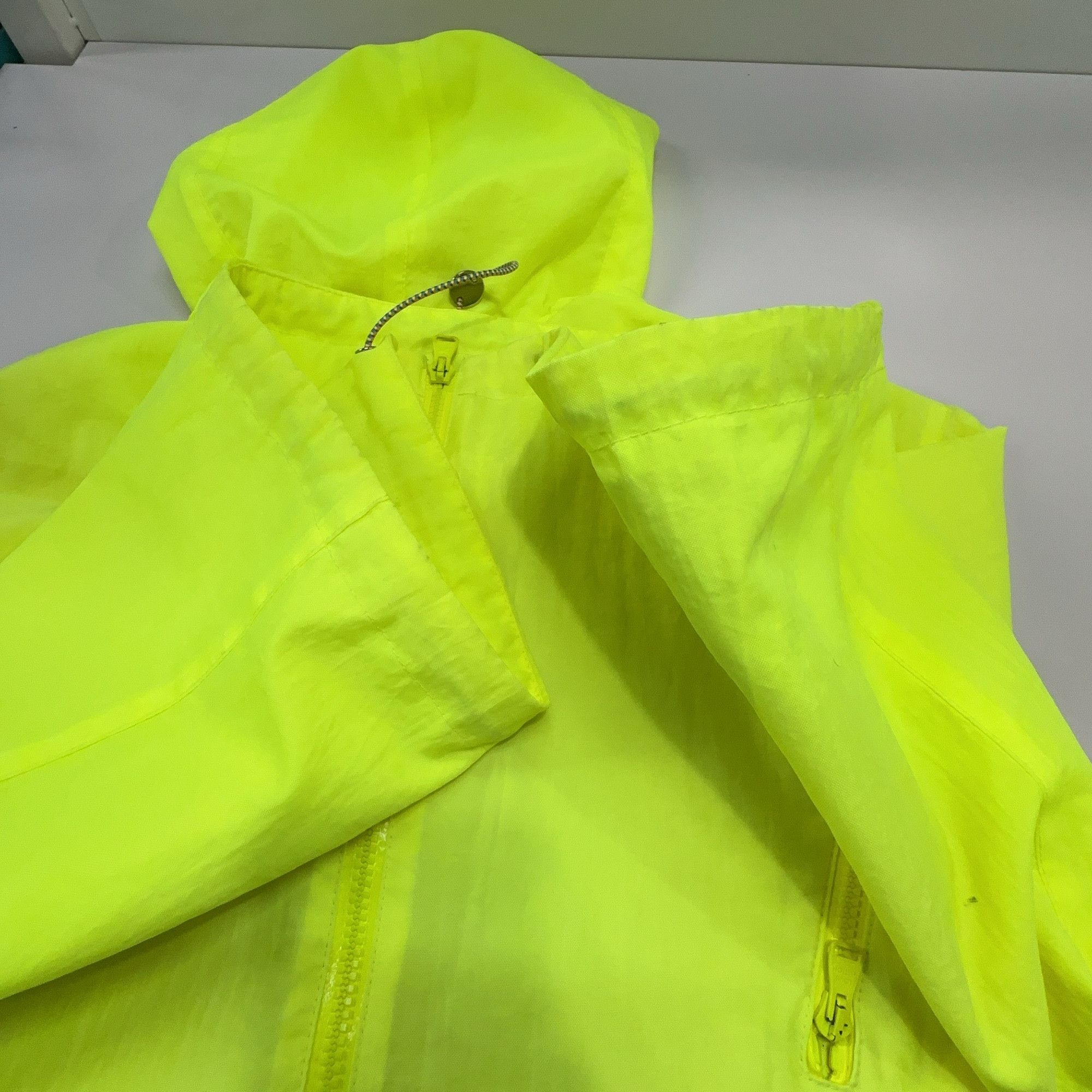 Louis Vuitton Louis Vuitton Neon Yellow Hooded Jacket 52 Size US L / EU 52-54 / 3 - 16 Thumbnail