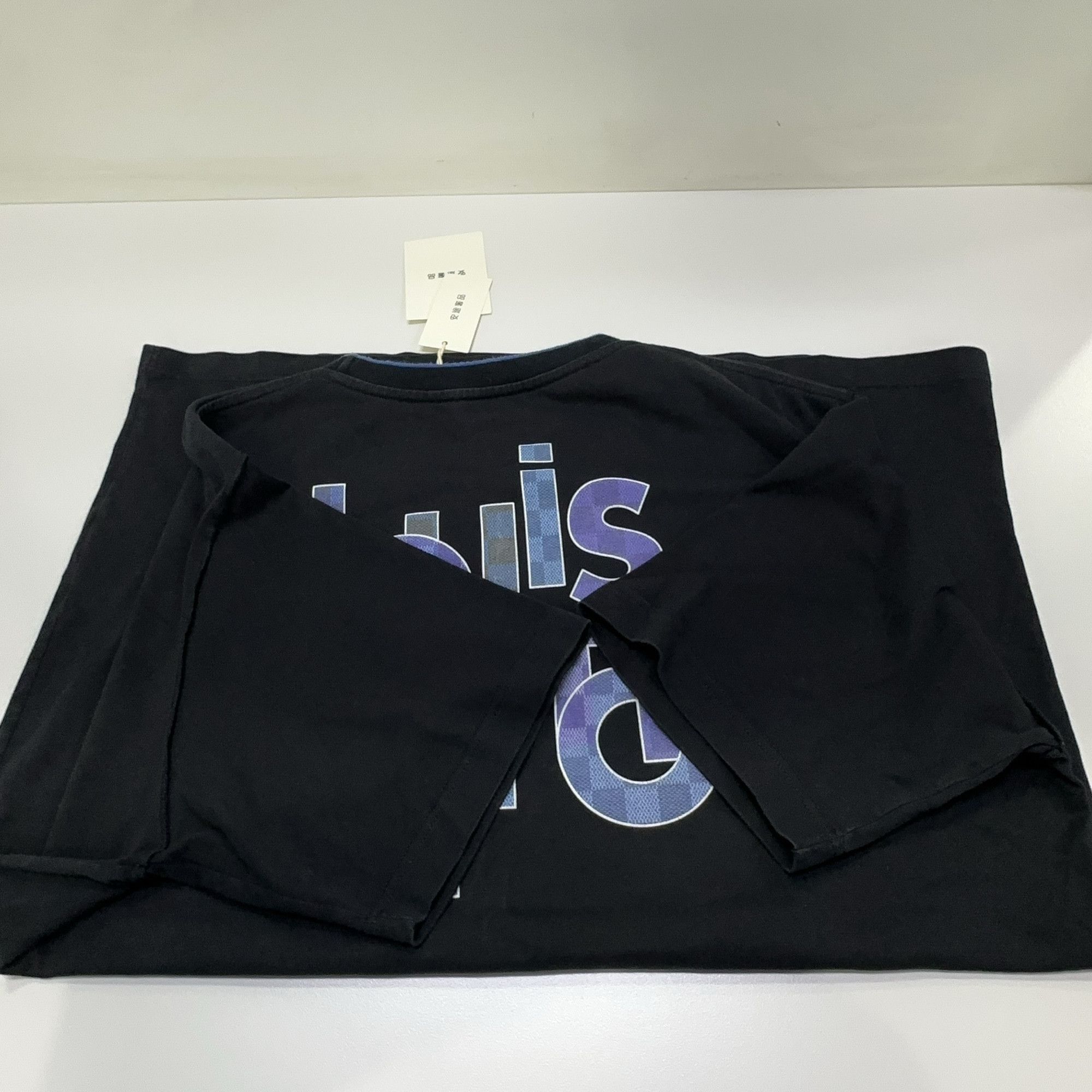 Louis Vuitton Louis Vuitton Logo Print T-Shirt Size XL Size US XL / EU 56 / 4 - 12 Thumbnail
