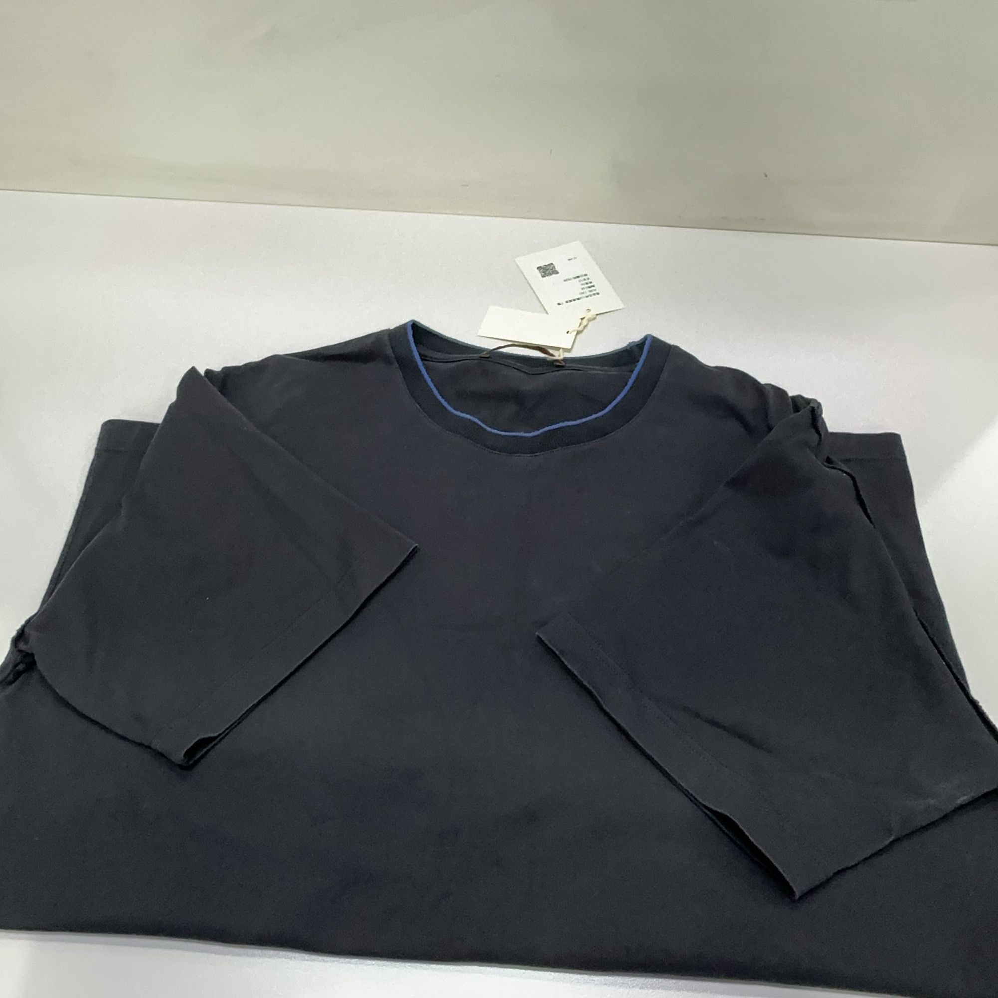 Louis Vuitton Louis Vuitton Logo Print T-Shirt Size XL Size US XL / EU 56 / 4 - 7 Thumbnail