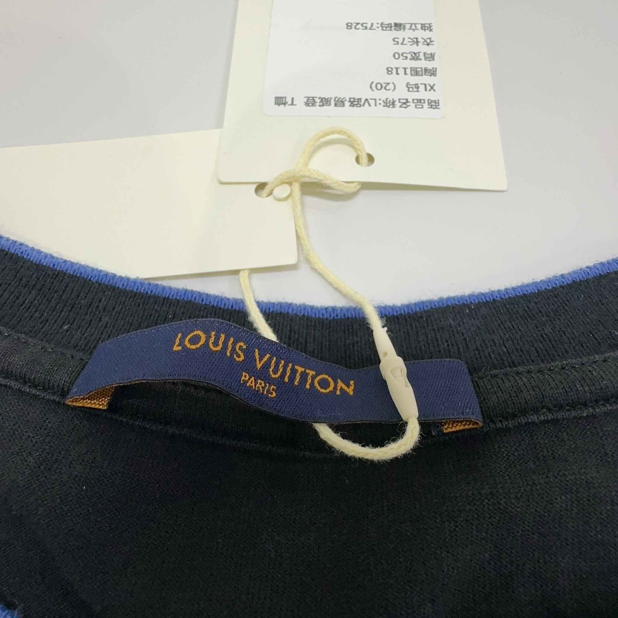 Louis Vuitton Louis Vuitton Logo Print T-Shirt Size XL Size US XL / EU 56 / 4 - 4 Thumbnail