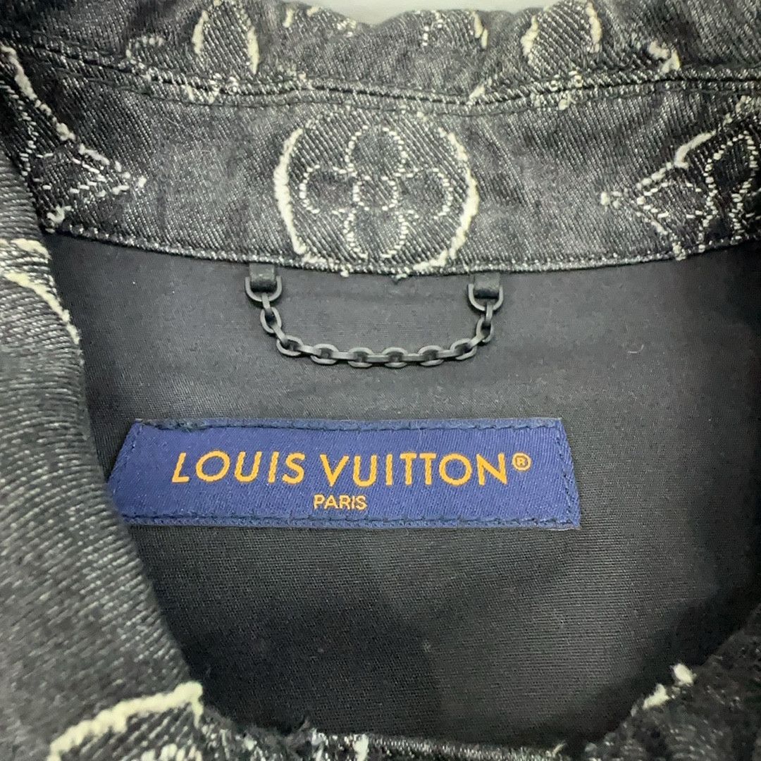 Louis Vuitton Louis Vuitton Monogram Denim Shirt L Size US L / EU 52-54 / 3 - 3 Thumbnail