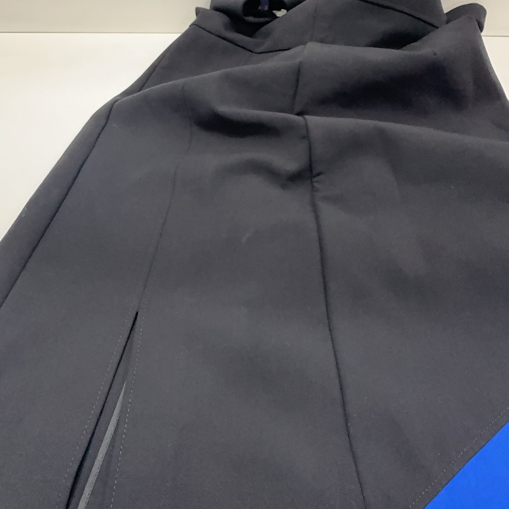 Louis Vuitton Louis Vuitton FW22 Asymmetric Trim Midi Dress 36 Size XS / US 0-2 / IT 36-38 - 7 Thumbnail