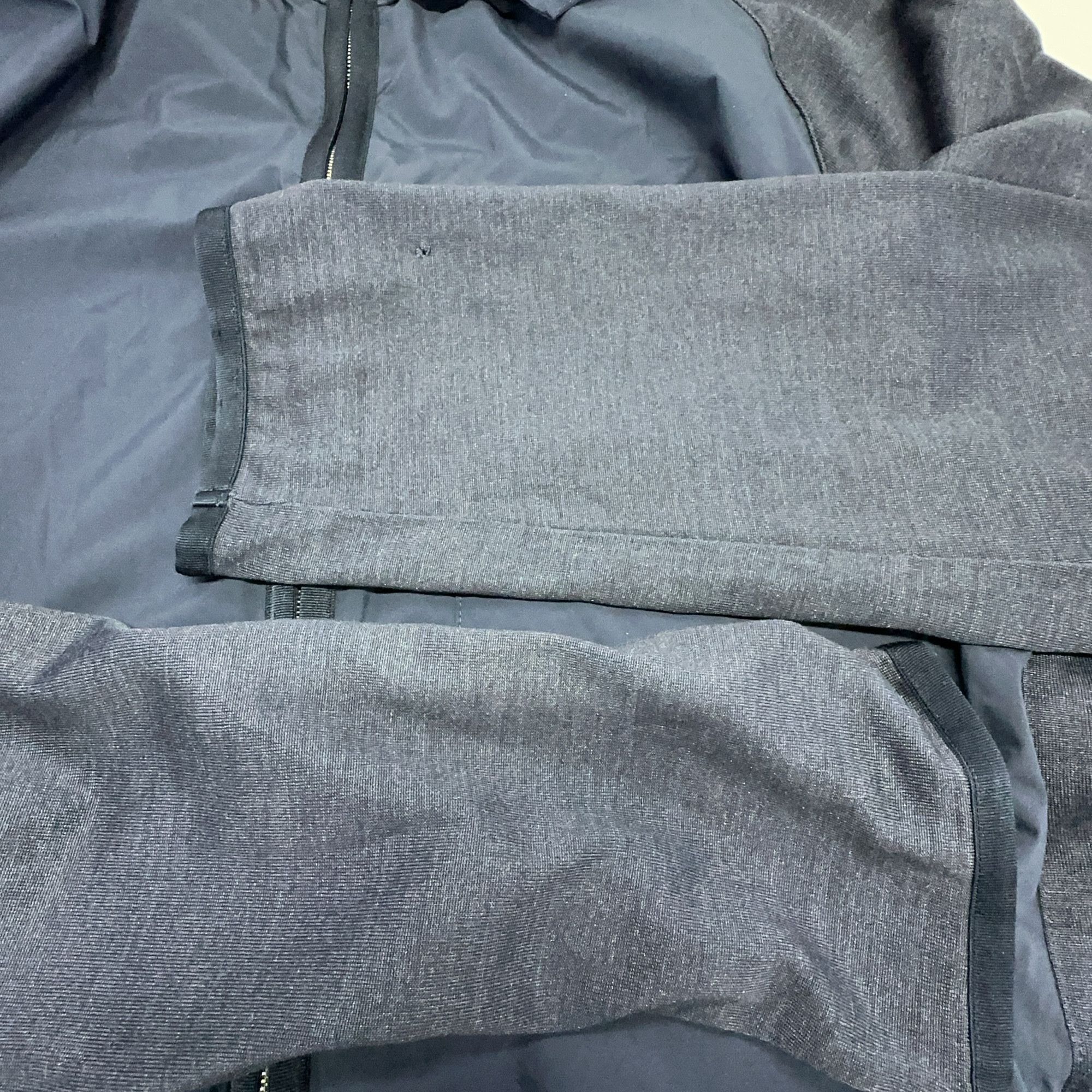 Louis Vuitton Louis Vuitton Navy Cup Panelled Zip Jacket Size L Size US L / EU 52-54 / 3 - 7 Thumbnail