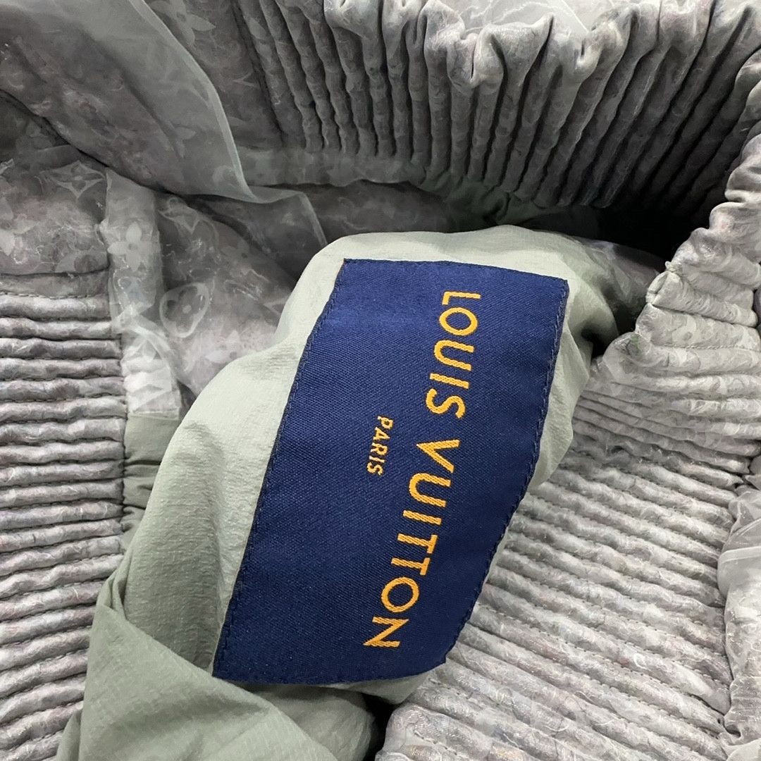 Louis Vuitton Louis Vuitton Monogram Organza Zip Hoodie Size 48 Size US M / EU 48-50 / 2 - 5 Thumbnail