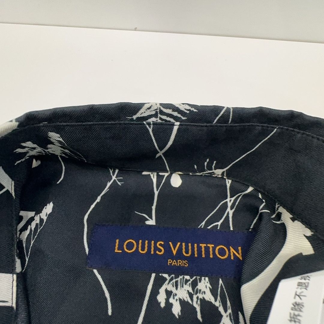 Louis Vuitton Louis Vuitton Leaf Monogram Print Silk Shirt L Size US L / EU 52-54 / 3 - 3 Thumbnail