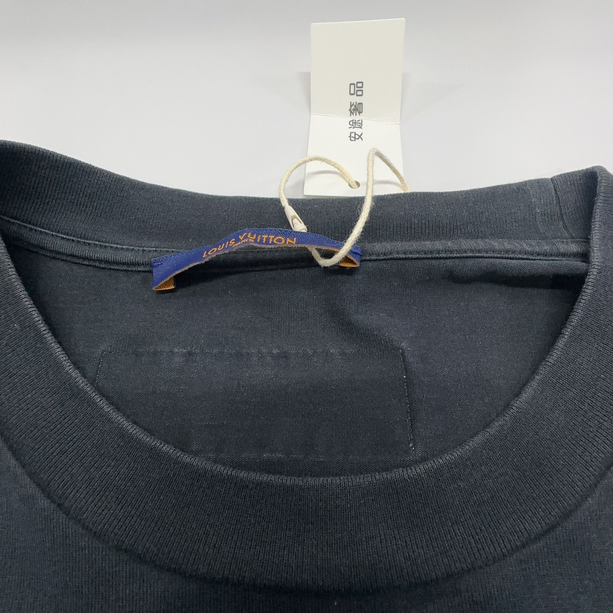 Louis Vuitton Louis Vuitton Box Logo Craftmanship T-Shirt M Size US M / EU 48-50 / 2 - 6 Thumbnail