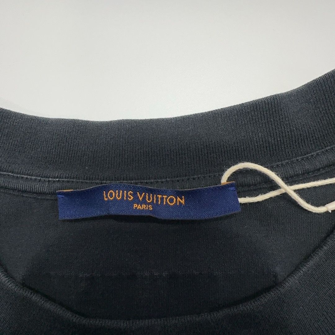 Louis Vuitton Louis Vuitton Box Logo Craftmanship T-Shirt M Size US M / EU 48-50 / 2 - 3 Thumbnail