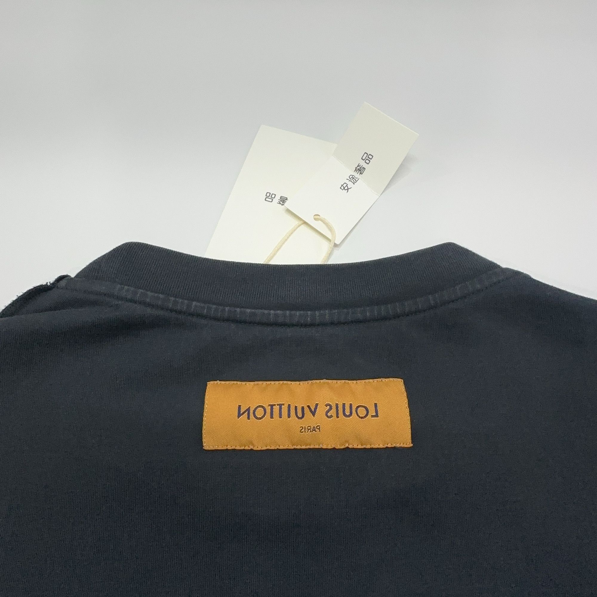 Louis Vuitton Louis Vuitton Box Logo Craftmanship T-Shirt M Size US M / EU 48-50 / 2 - 11 Thumbnail