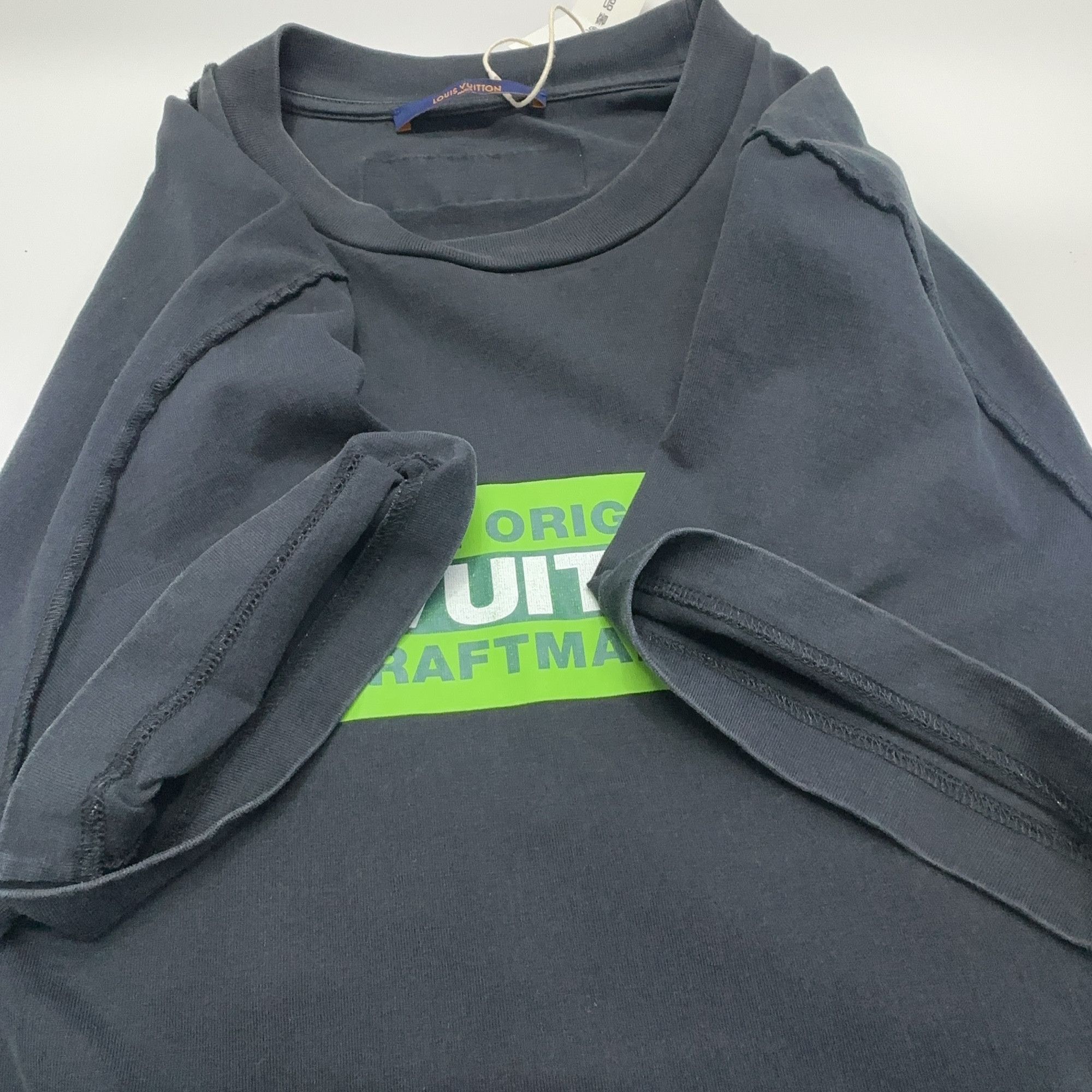 Louis Vuitton Louis Vuitton Box Logo Craftmanship T-Shirt M Size US M / EU 48-50 / 2 - 7 Thumbnail